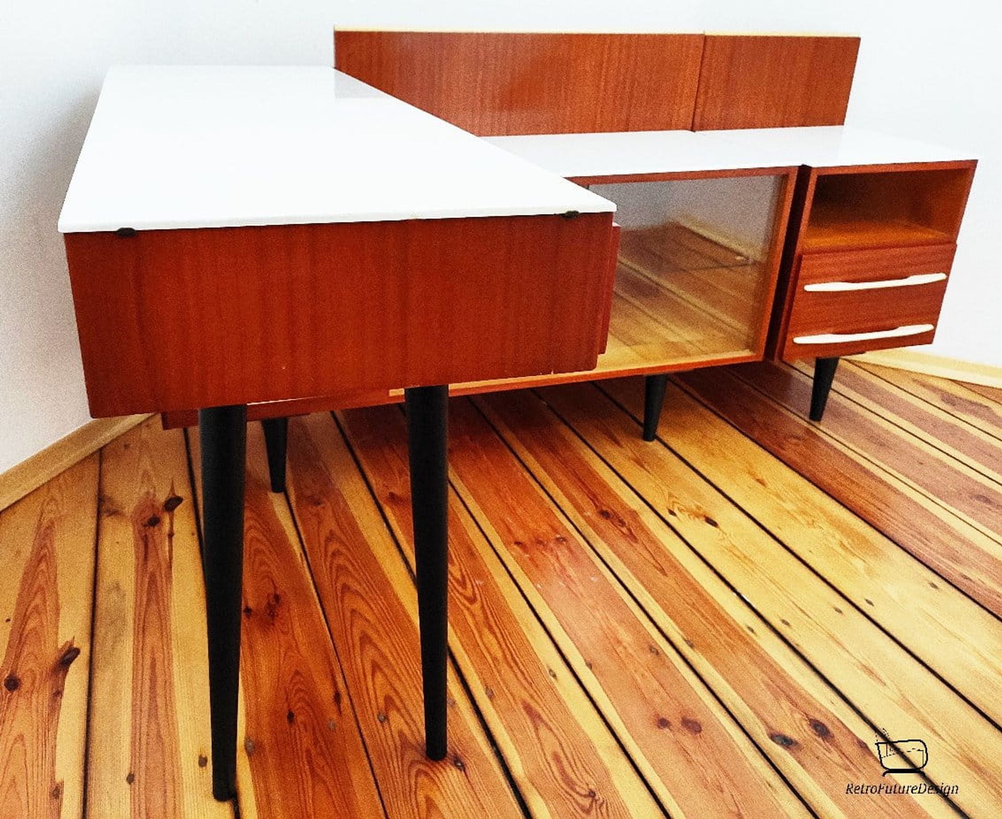 Bureau avec buffet, UP Závody, Tchécoslovaquie, années 1960