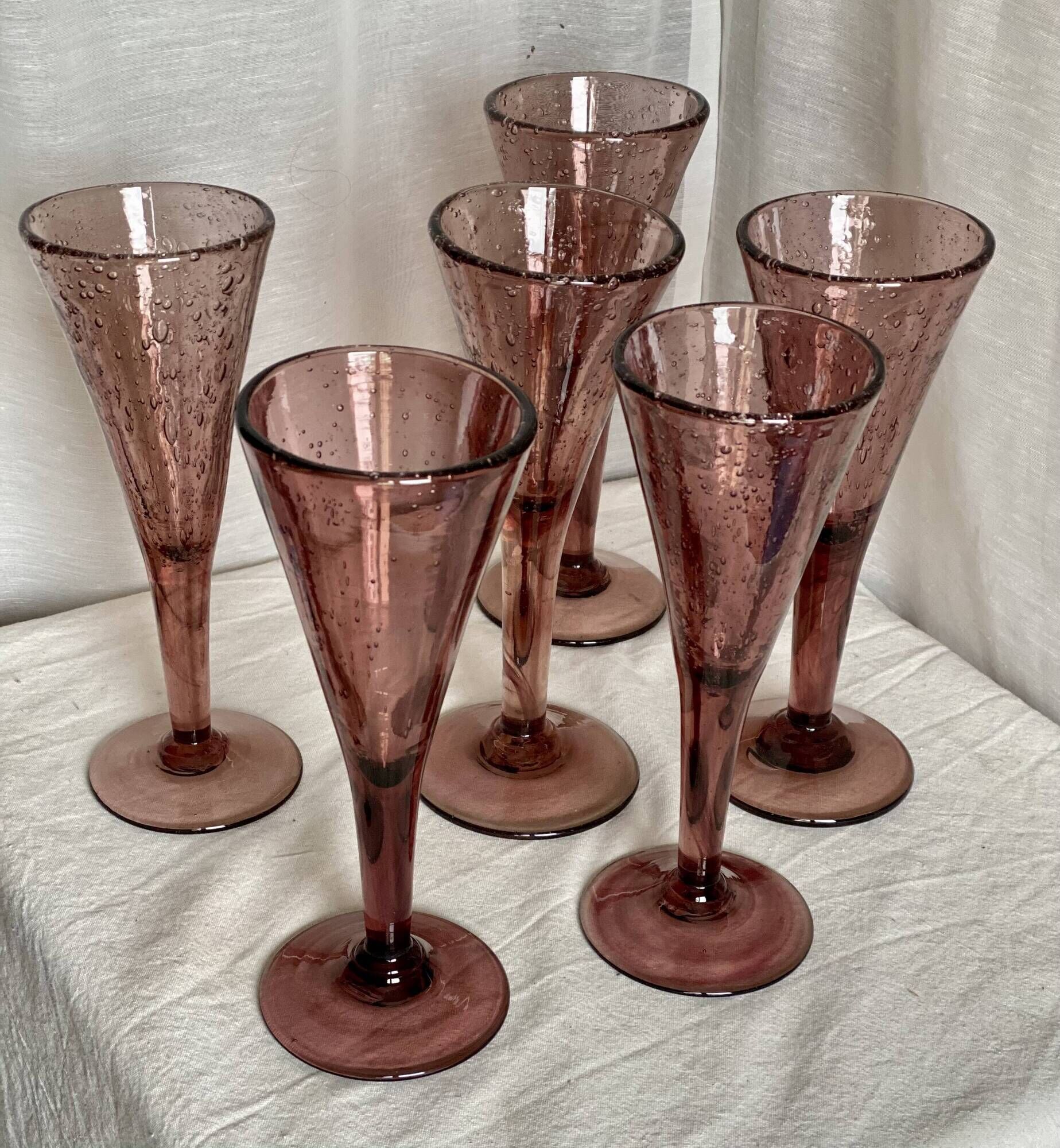Set of 6 large vintage 1960s fuchsia bubble footed glasses.