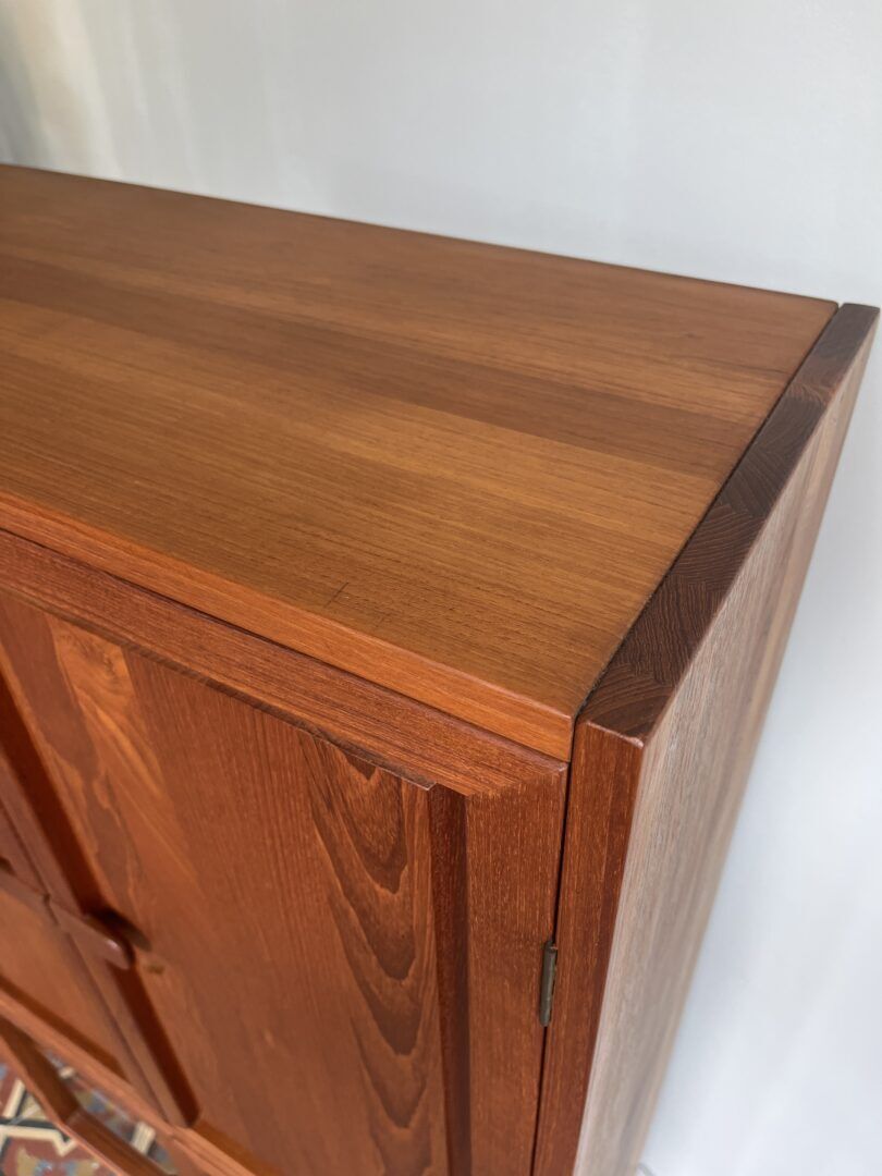 Dyrlund display cabinet