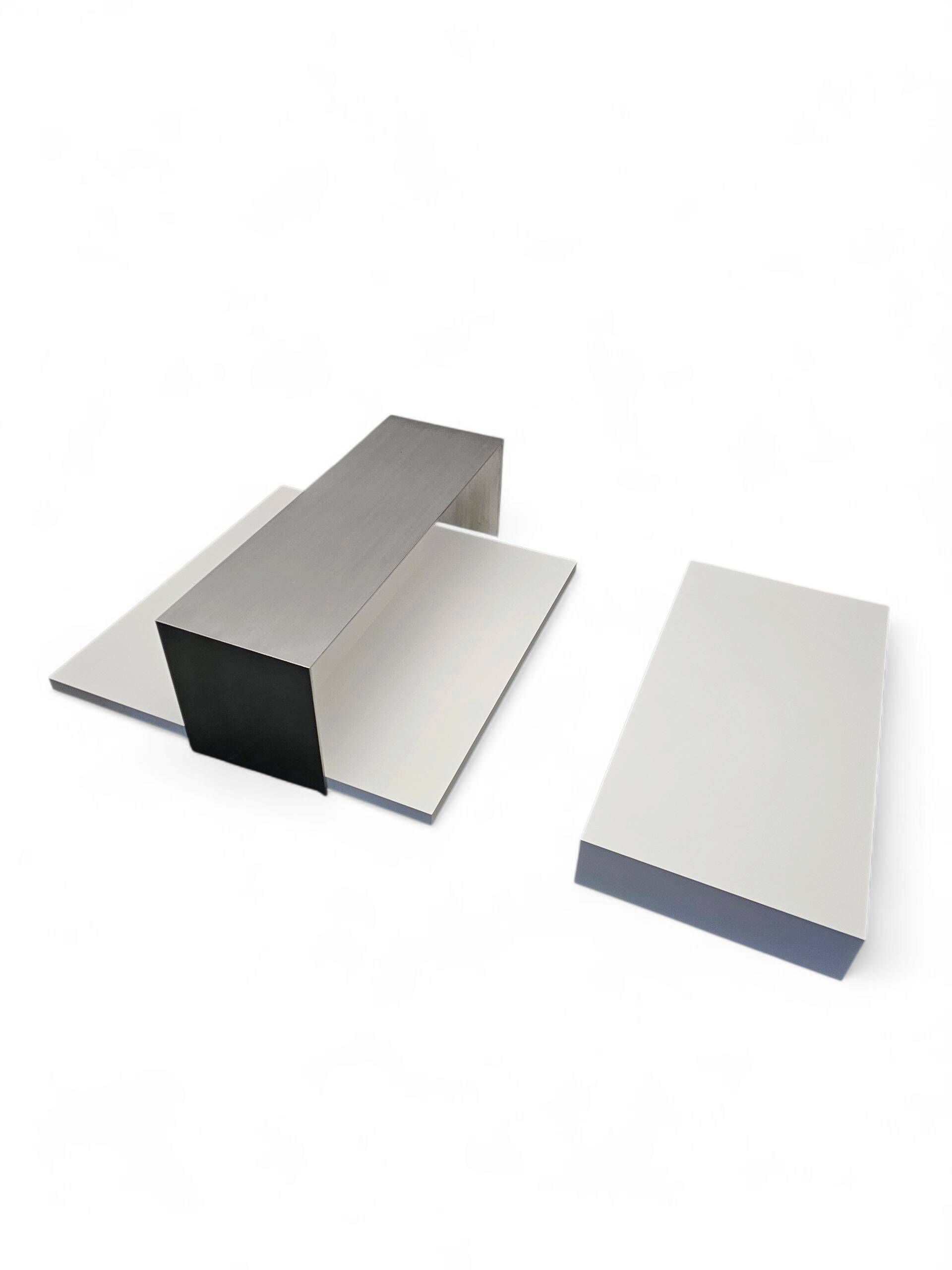 Minimalism / Coffee table / Model 261 Note / Piero Lissoni / Cassina / 2001