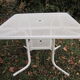 Table de jardin en métal perforé Emu