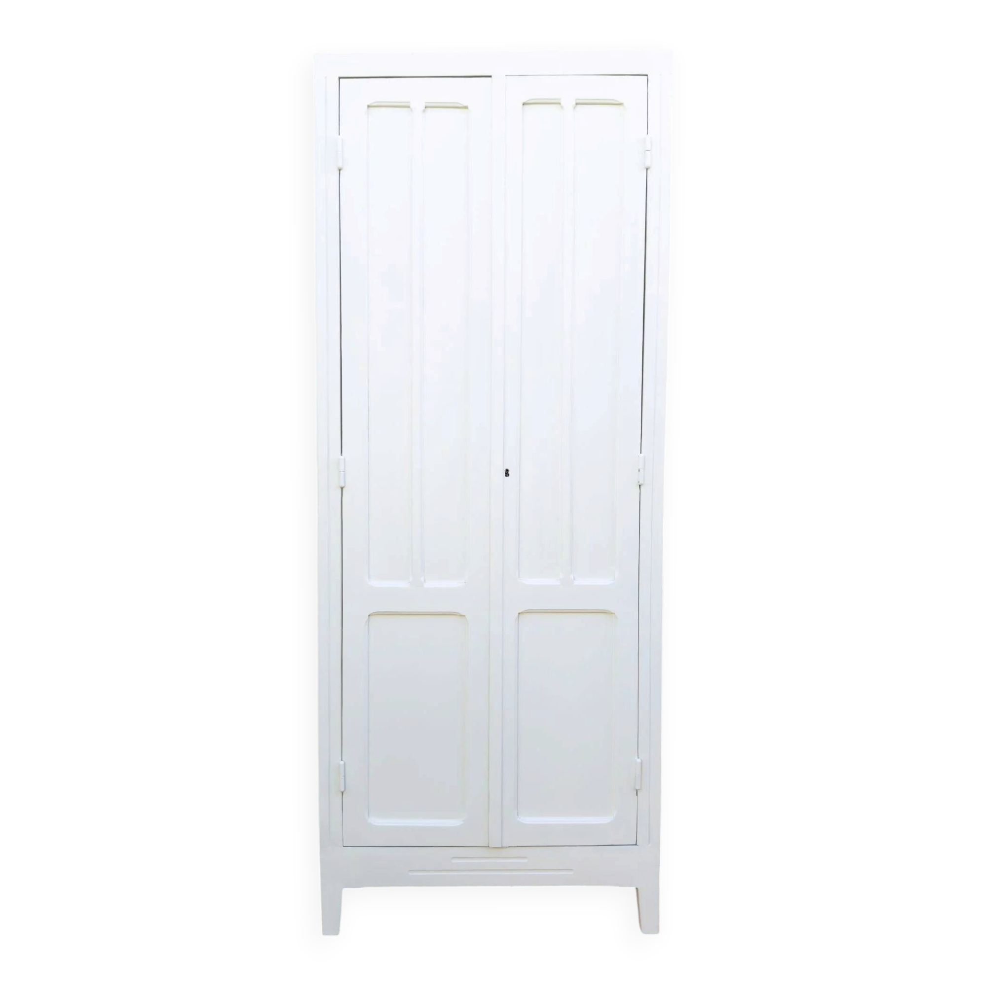 Armoire parisienne