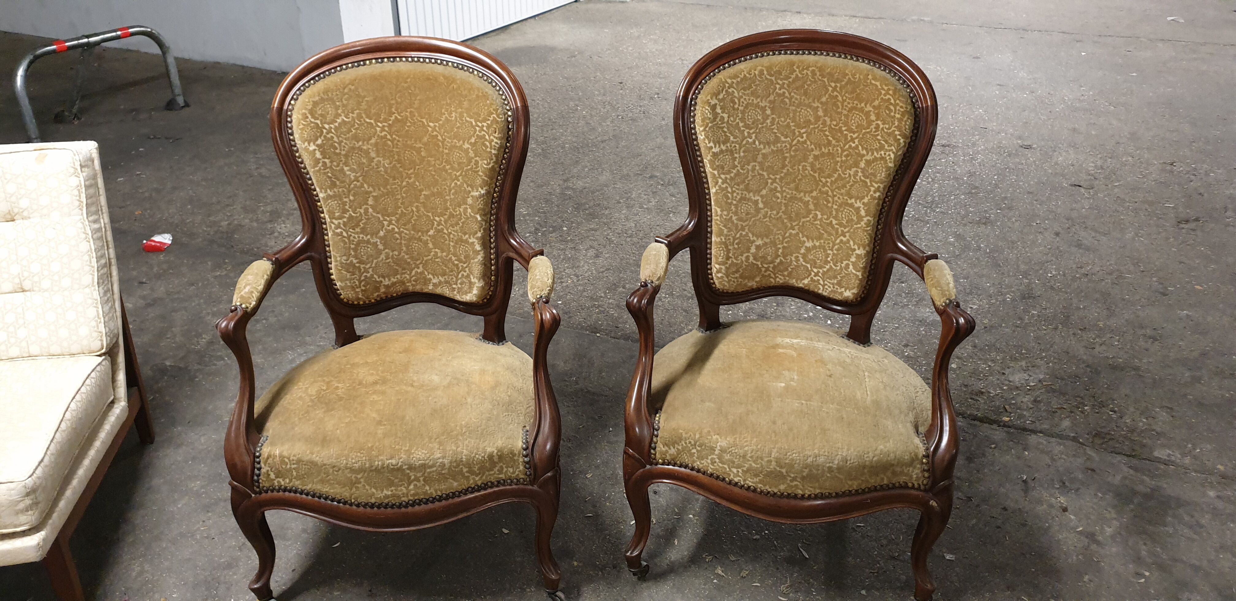 Paire de cabriolets  Louis Philippe  fin XIXème