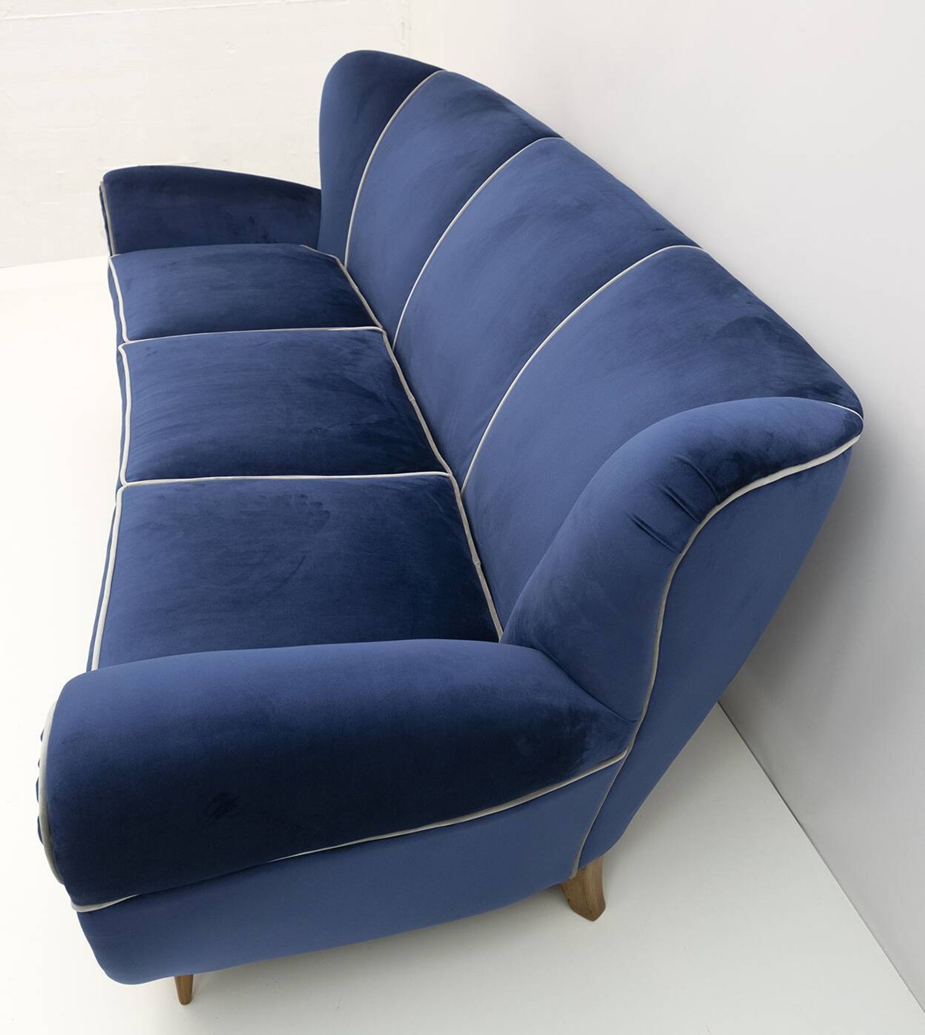 Guglielmo Ulrich Art Deco Italian Velvet Sofa, 1940s