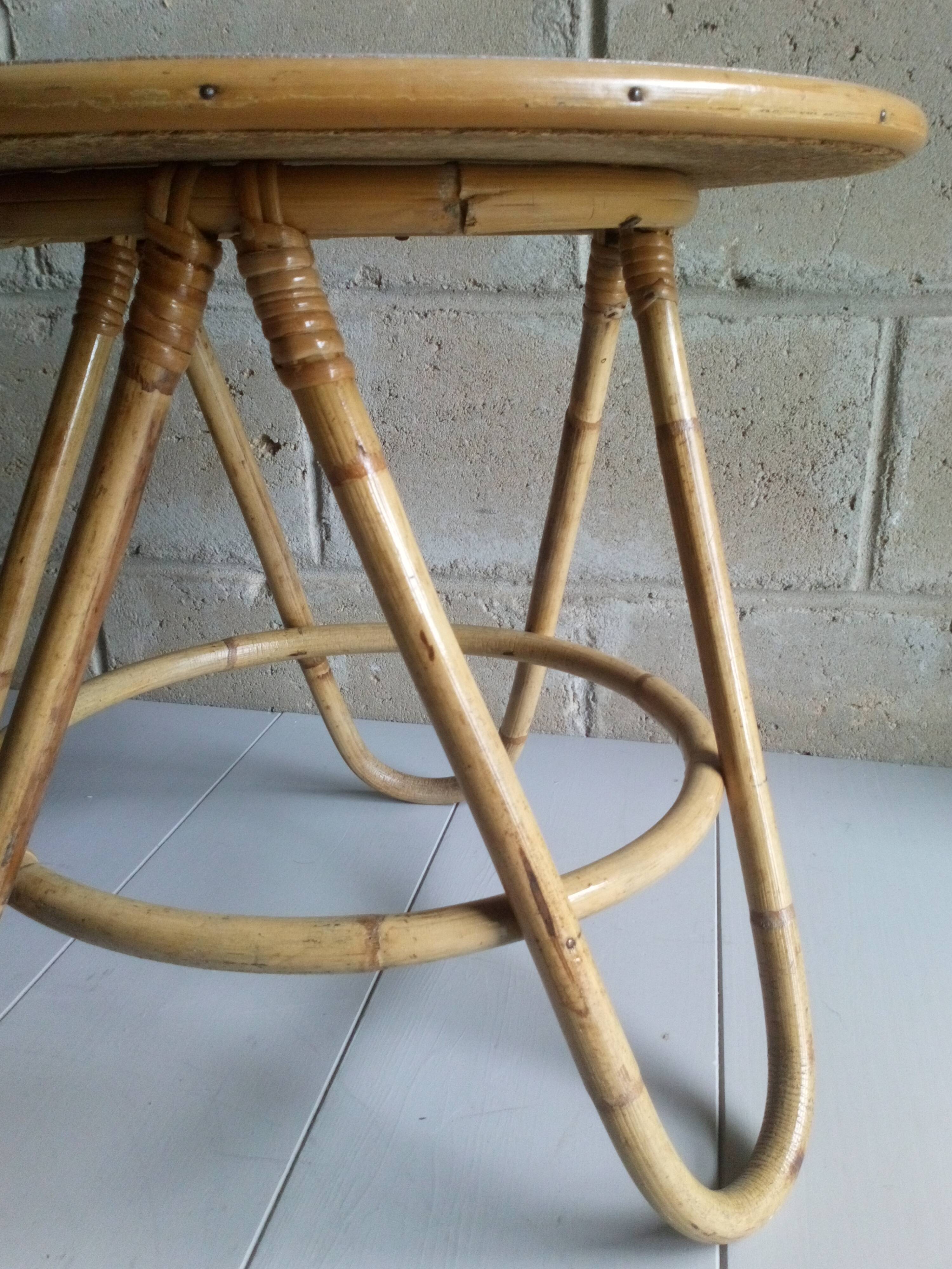 Extra roundtable in vintage rattan 50s