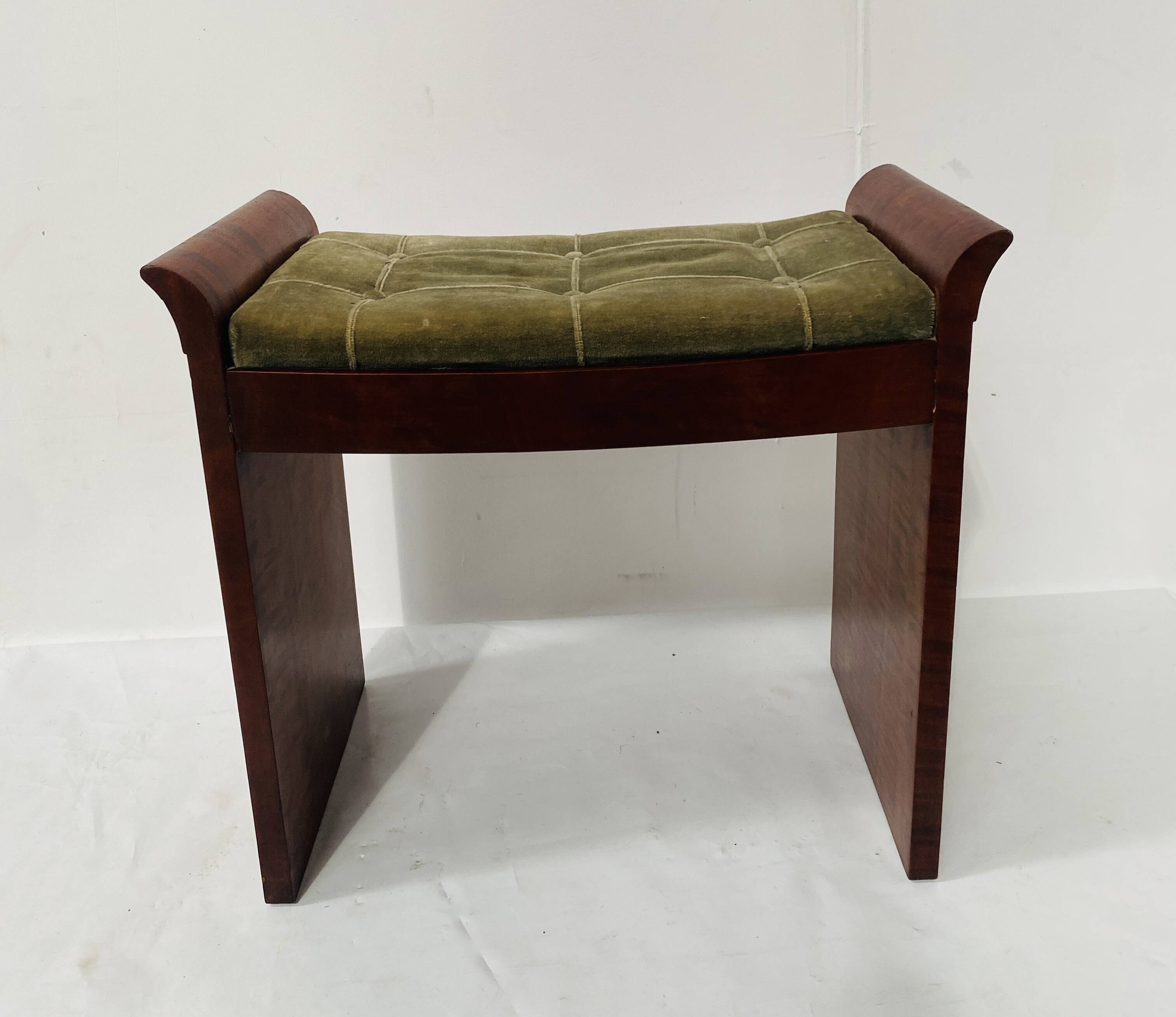 Art Deco piano bench in mottled mahogany. 20th century