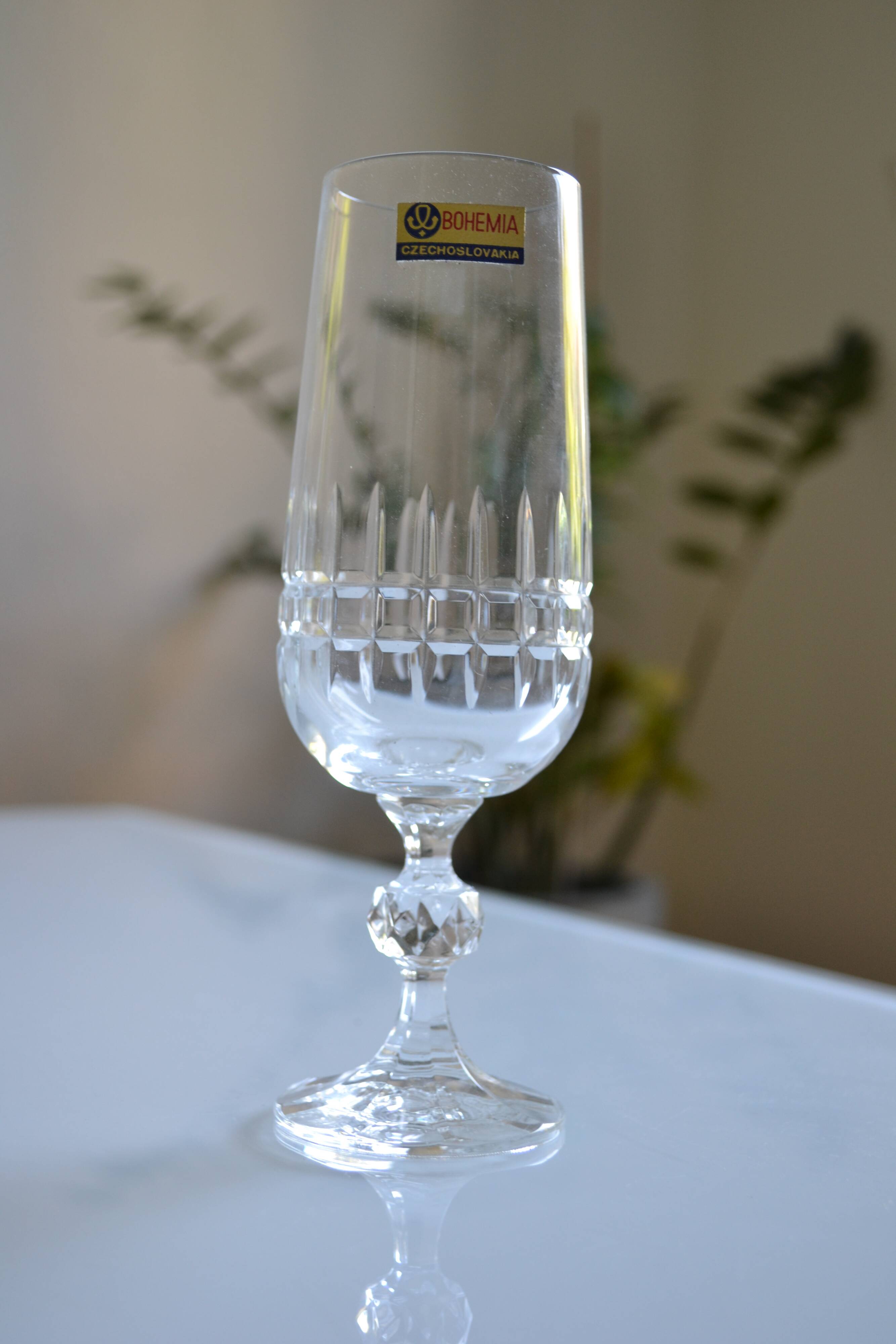 6 champagne flutes in Bohemian crystal Czechoslovakia