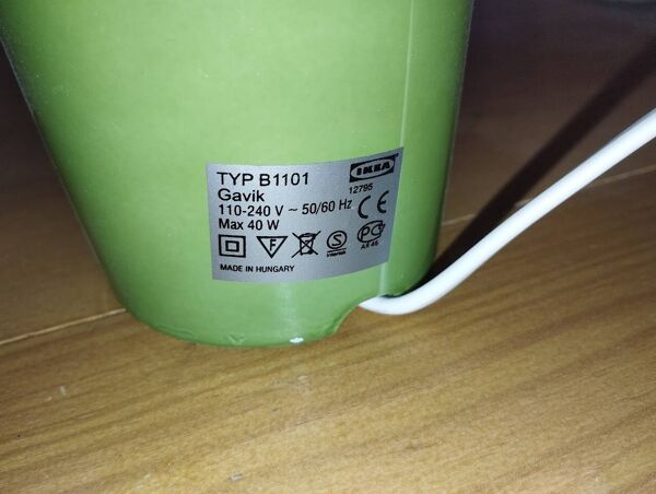 Lampe IKEA GAVIK – Vert pomme – Design scandinave