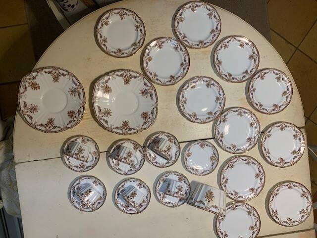 Service à dessert signé William Alsager Adderley, 25 pièces