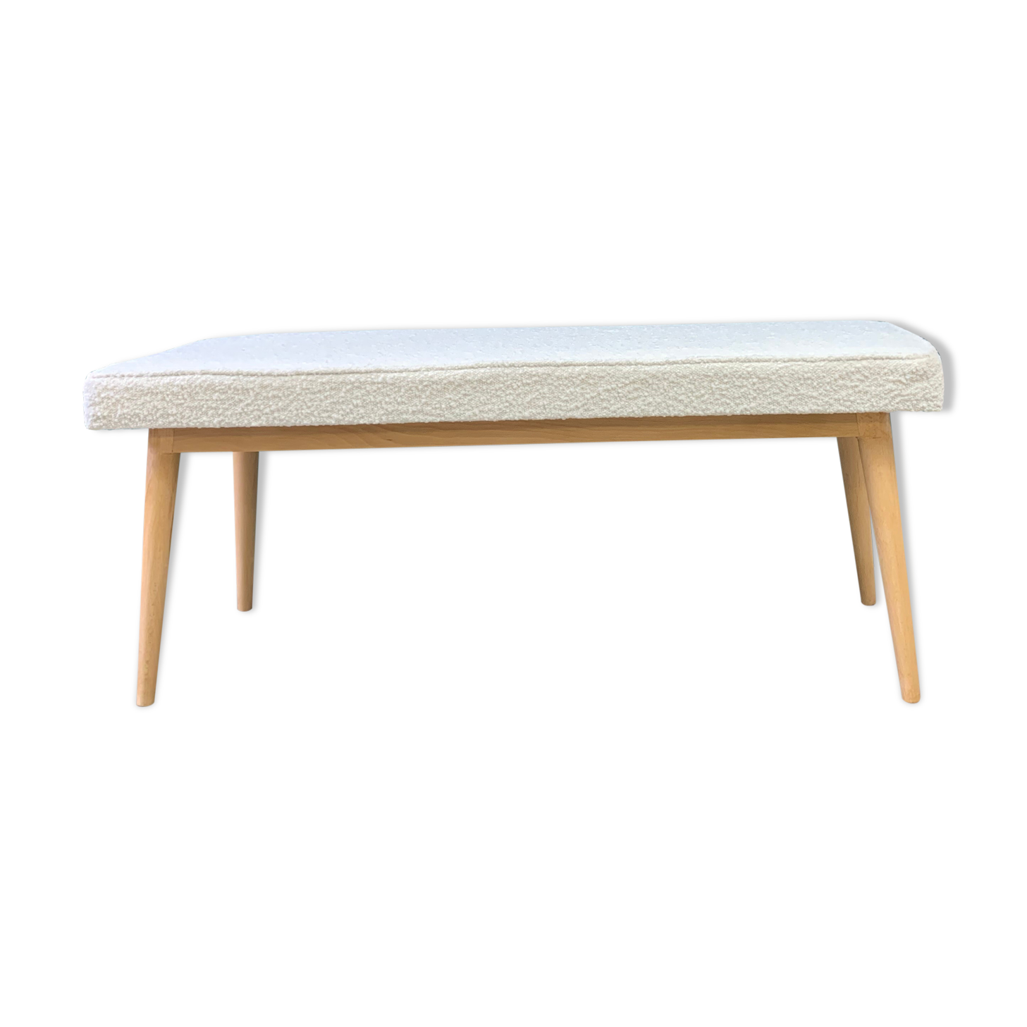 Scandinavian-line bench