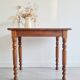 Table ancienne - bureau en bois massif pieds tournés