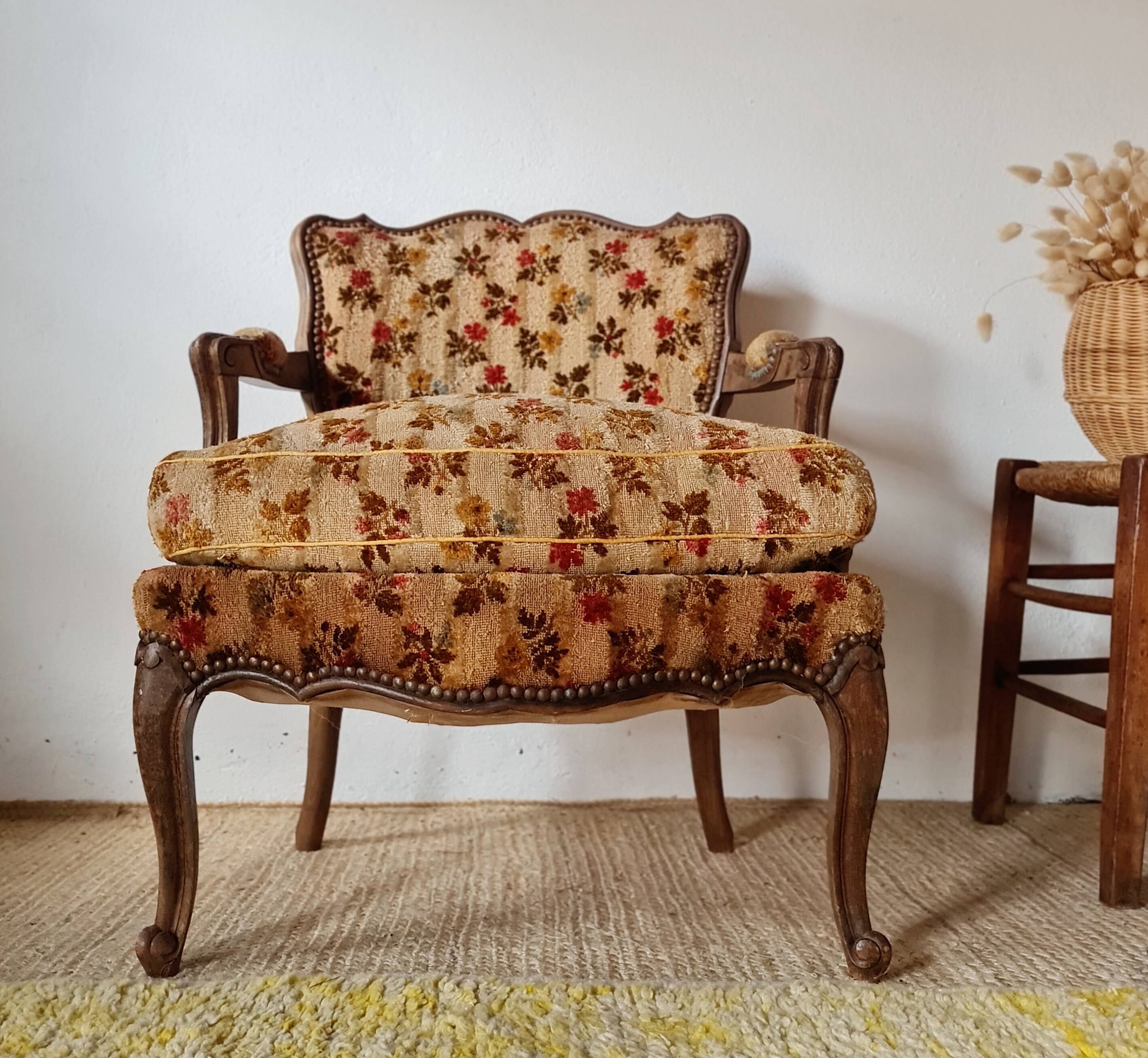 Antique cabriolet armchair in floral velvet – Louis XV style / Retro chic