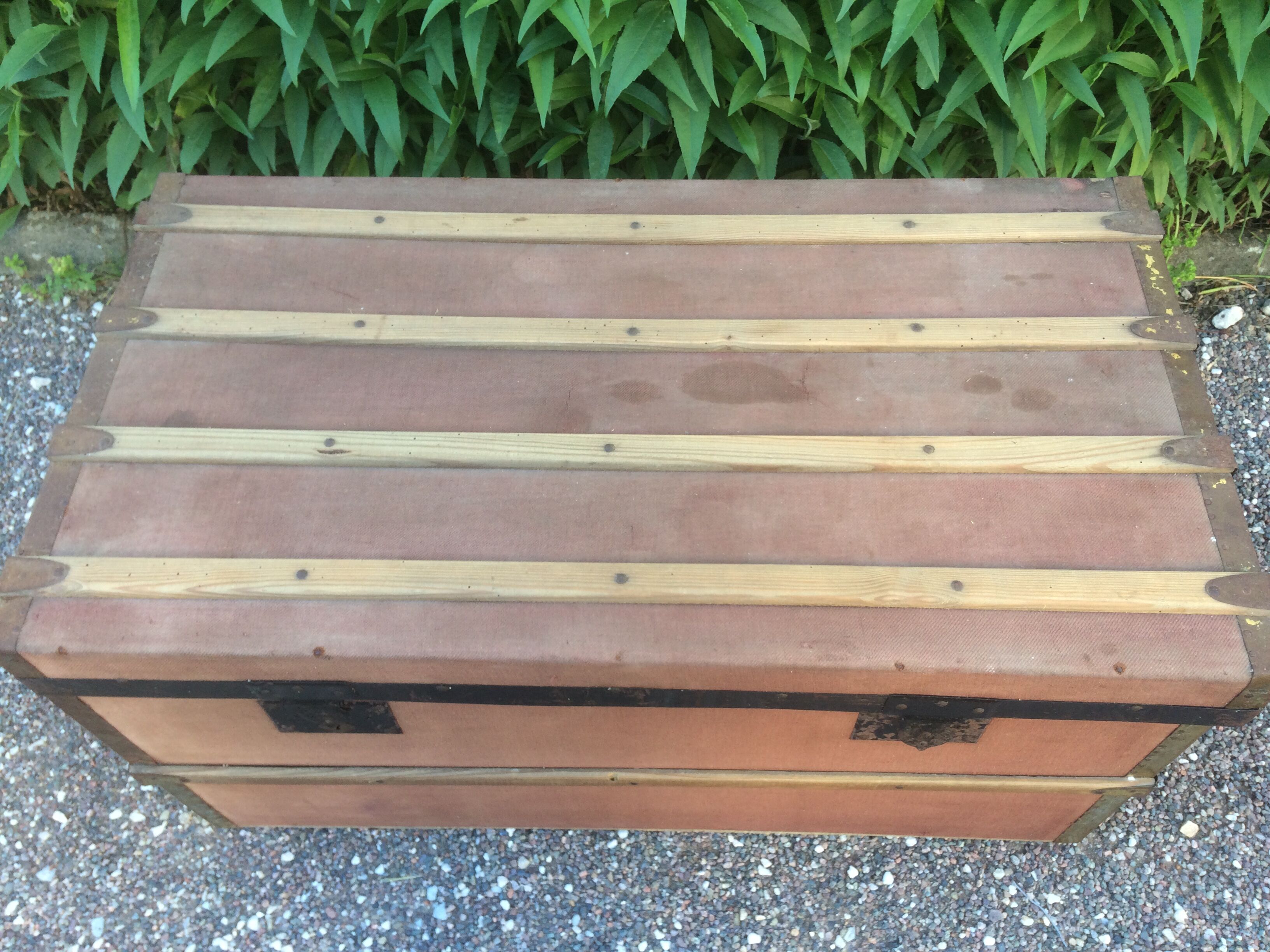Travel trunk 1900