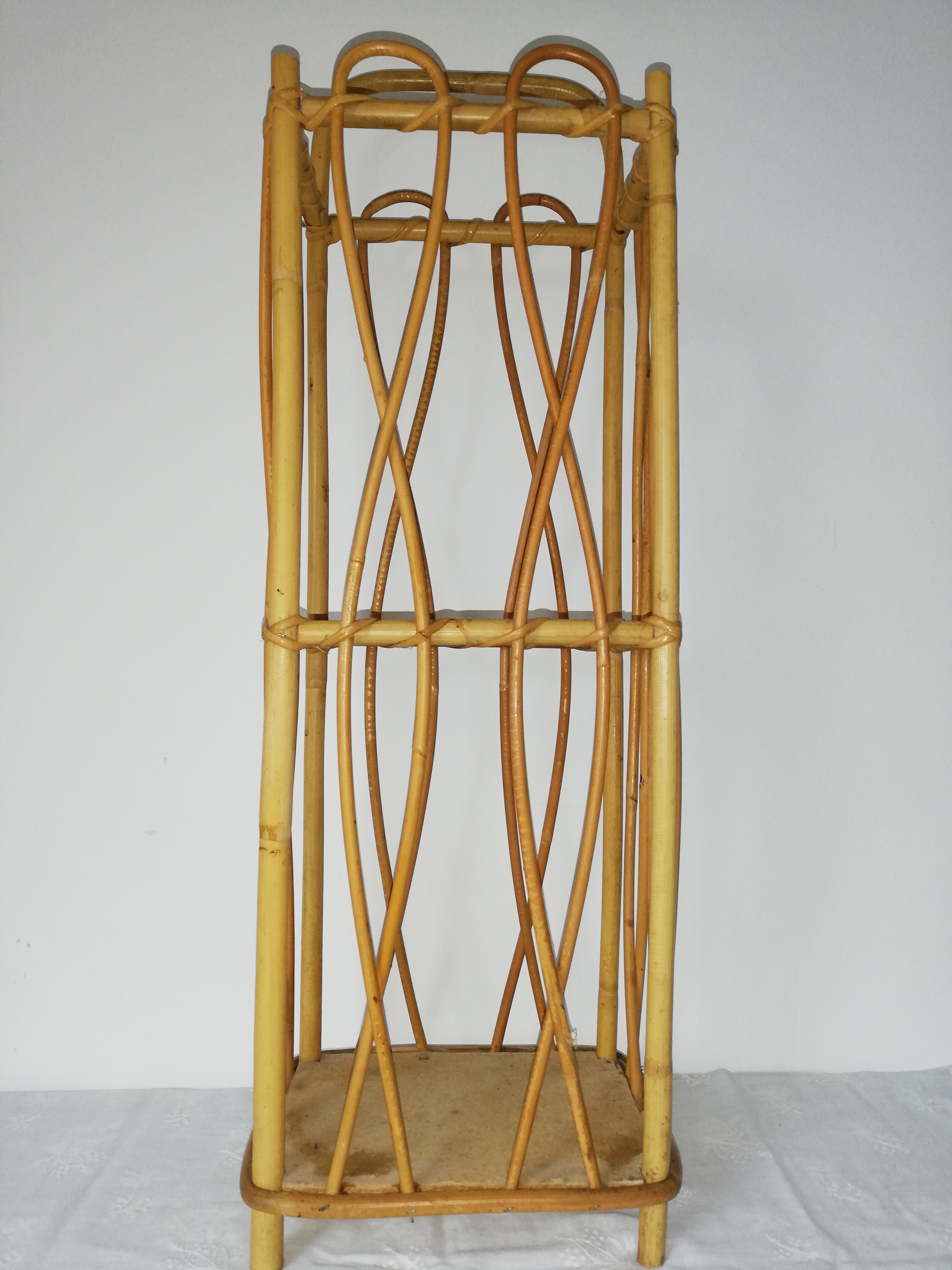 Multifunction umbrella door in 50s/60s rattan