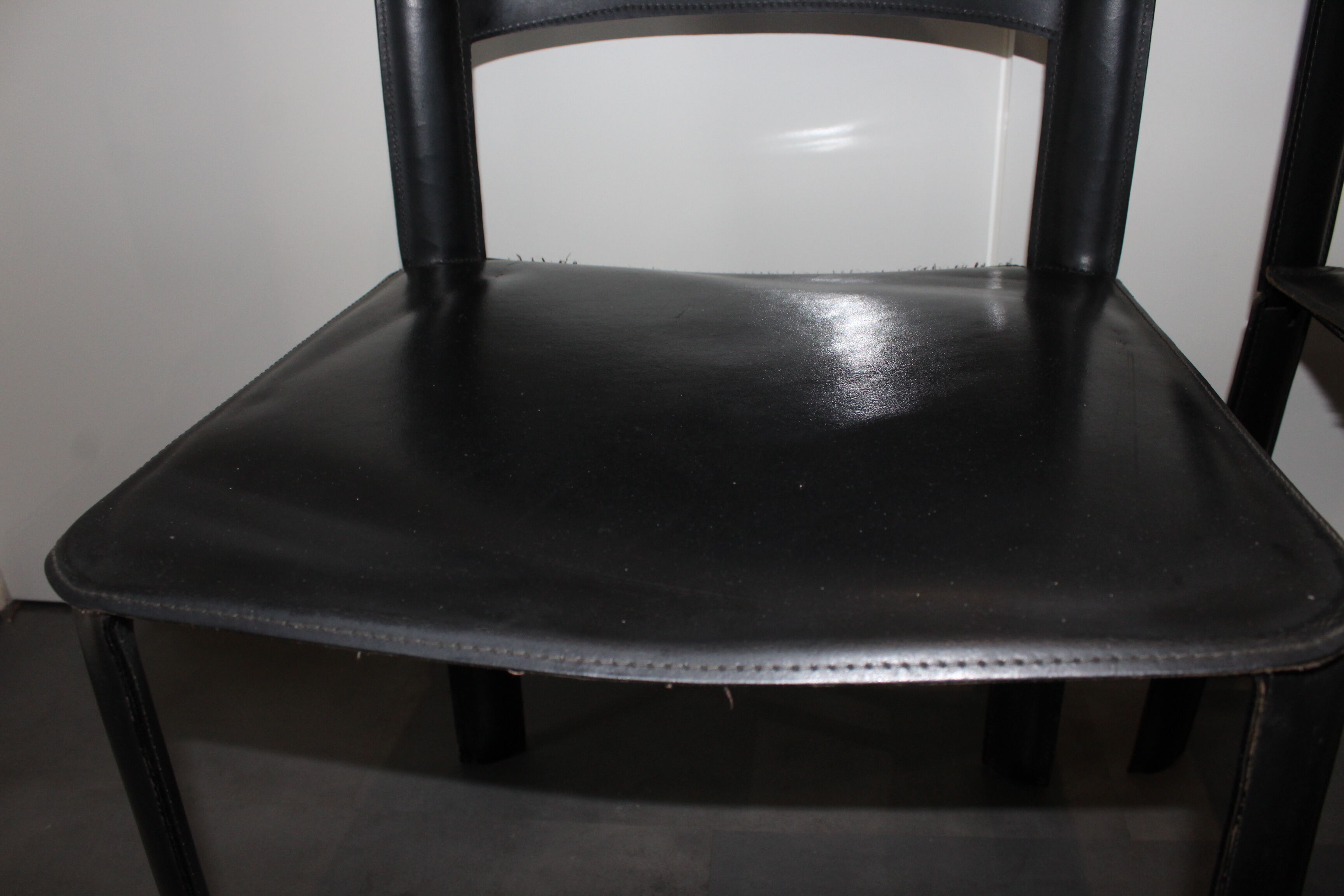 Leather chairs design italy Giancarlo Vegni