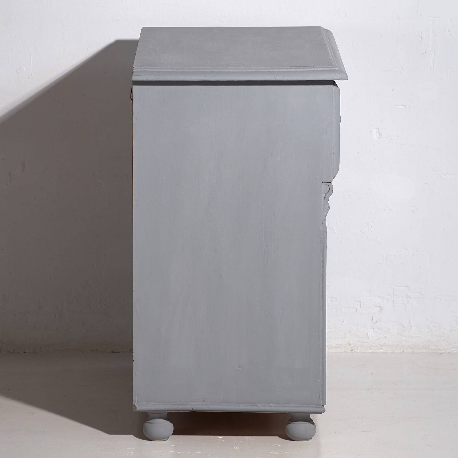 Antique two-door living room chest of drawers (circa 1920) #15