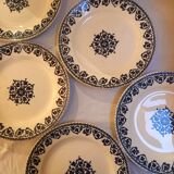 Set of 12 flat plates Terre de fer, Brienne model, HB&Cie manufacture, early twentieth century.