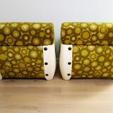 A pair of vintage mid-century modern arm chairs - Italy 1970s