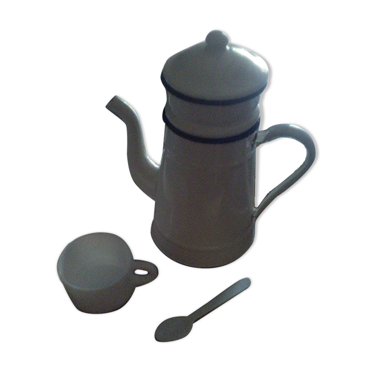 Blue and white enamelled cafeteria