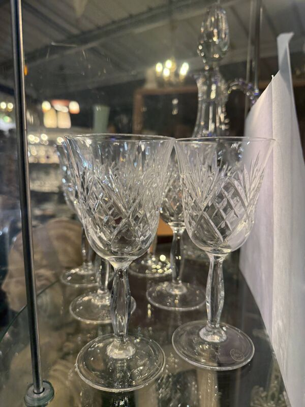 6 verres à vin et une aiguière en cristal etzel