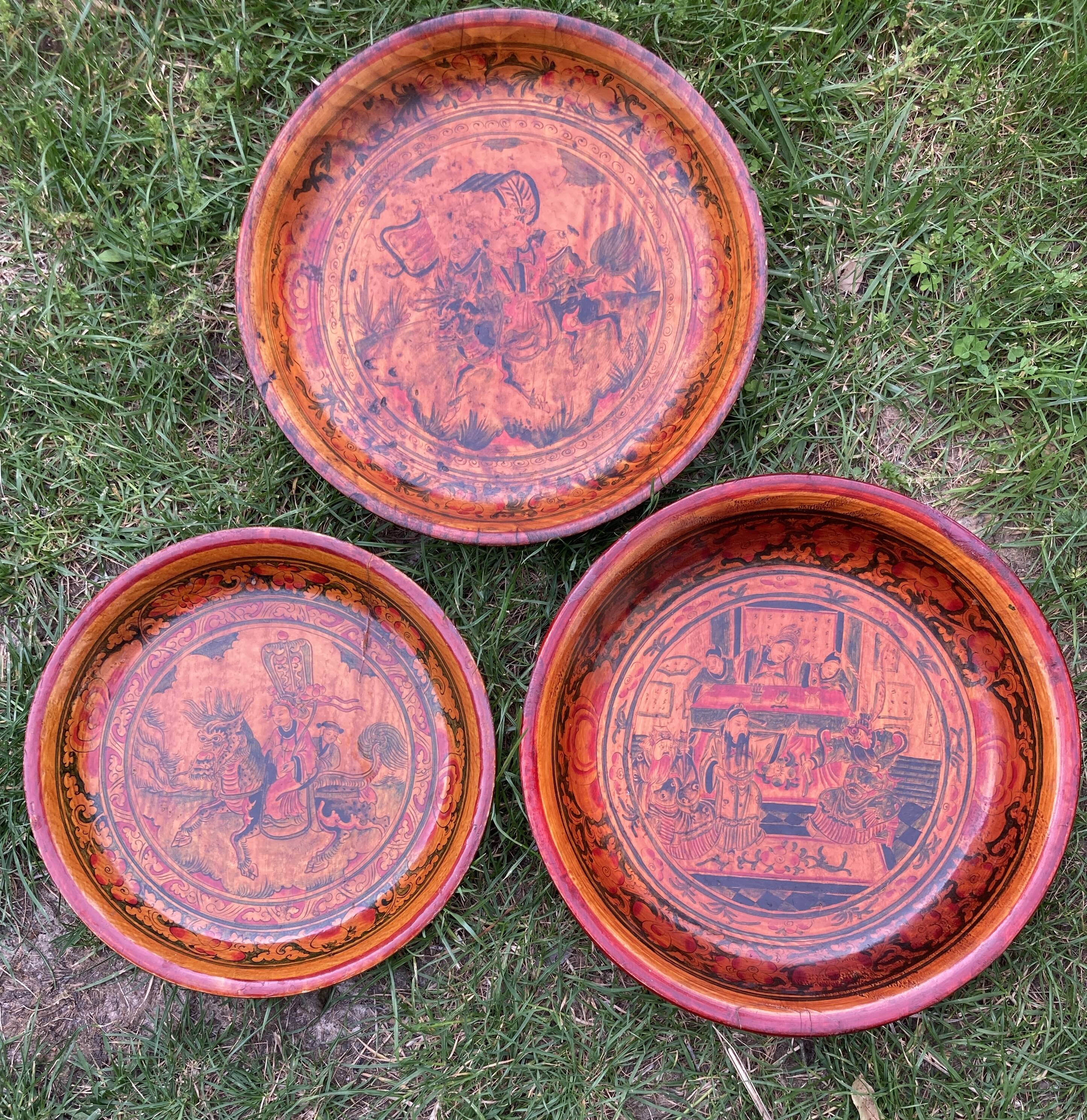 Lot de 3 plats ronds en laque rouge - Chine