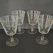 4 engraved wine glasses from the 1960s