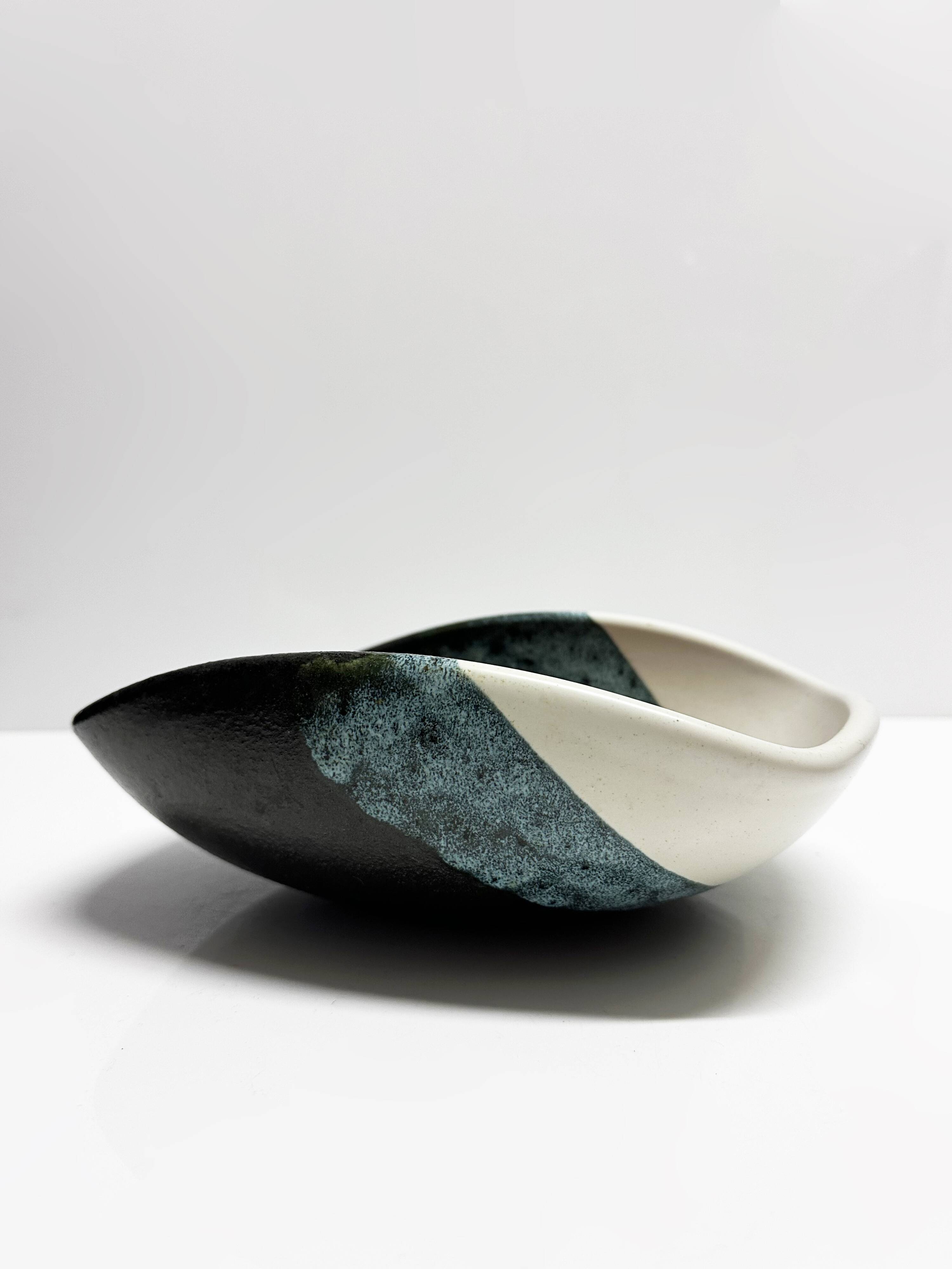 Rare set of three Elchinger Atelier ceramic bowls. France, 1950.