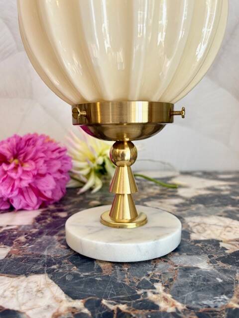 Art Deco lamp in uraline