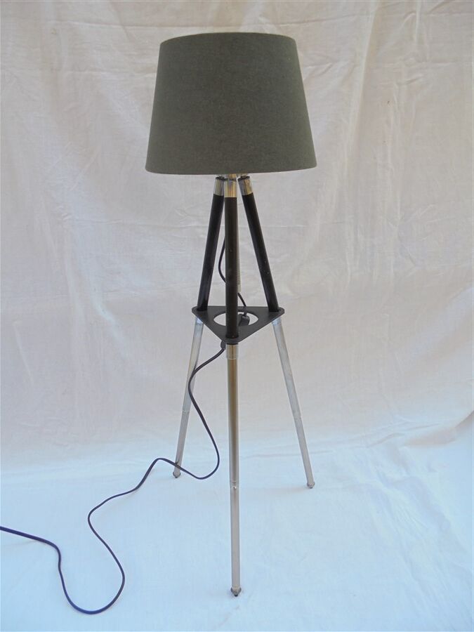 Lampe trépied