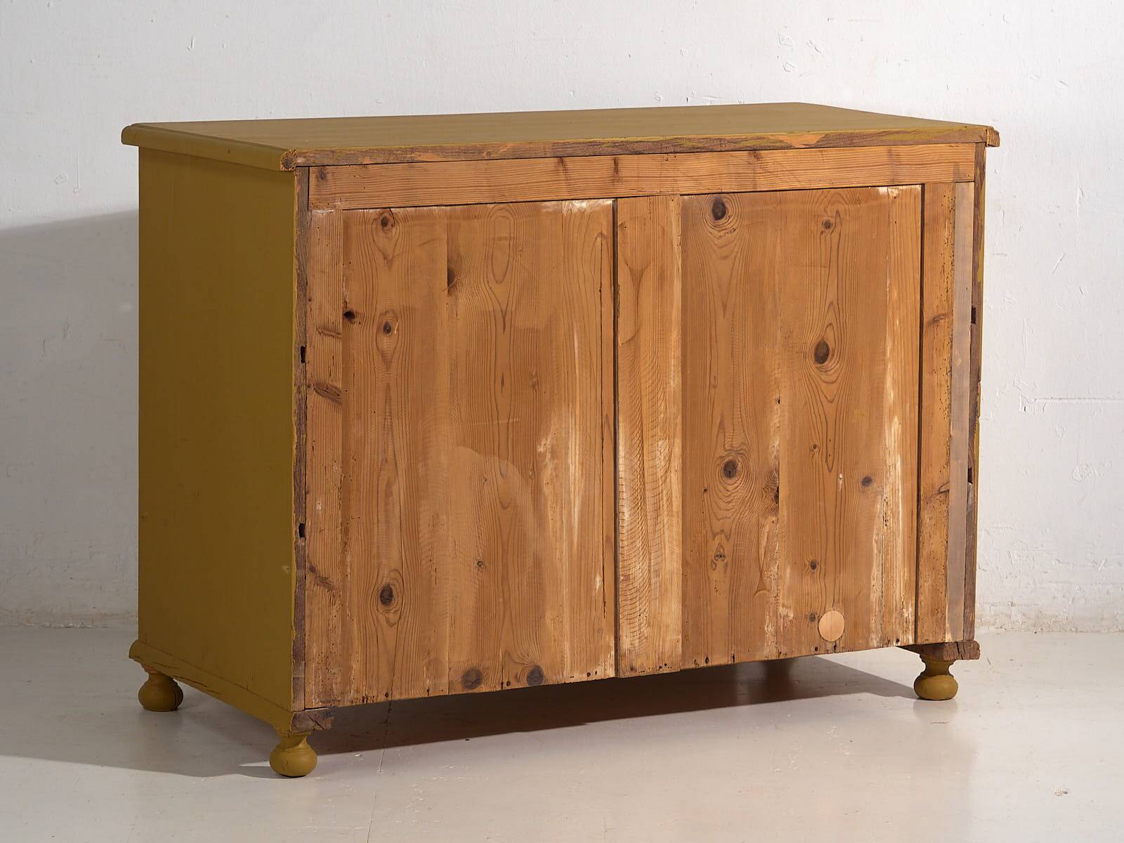 Antique mustard yellow chest of drawers (circa 1920)