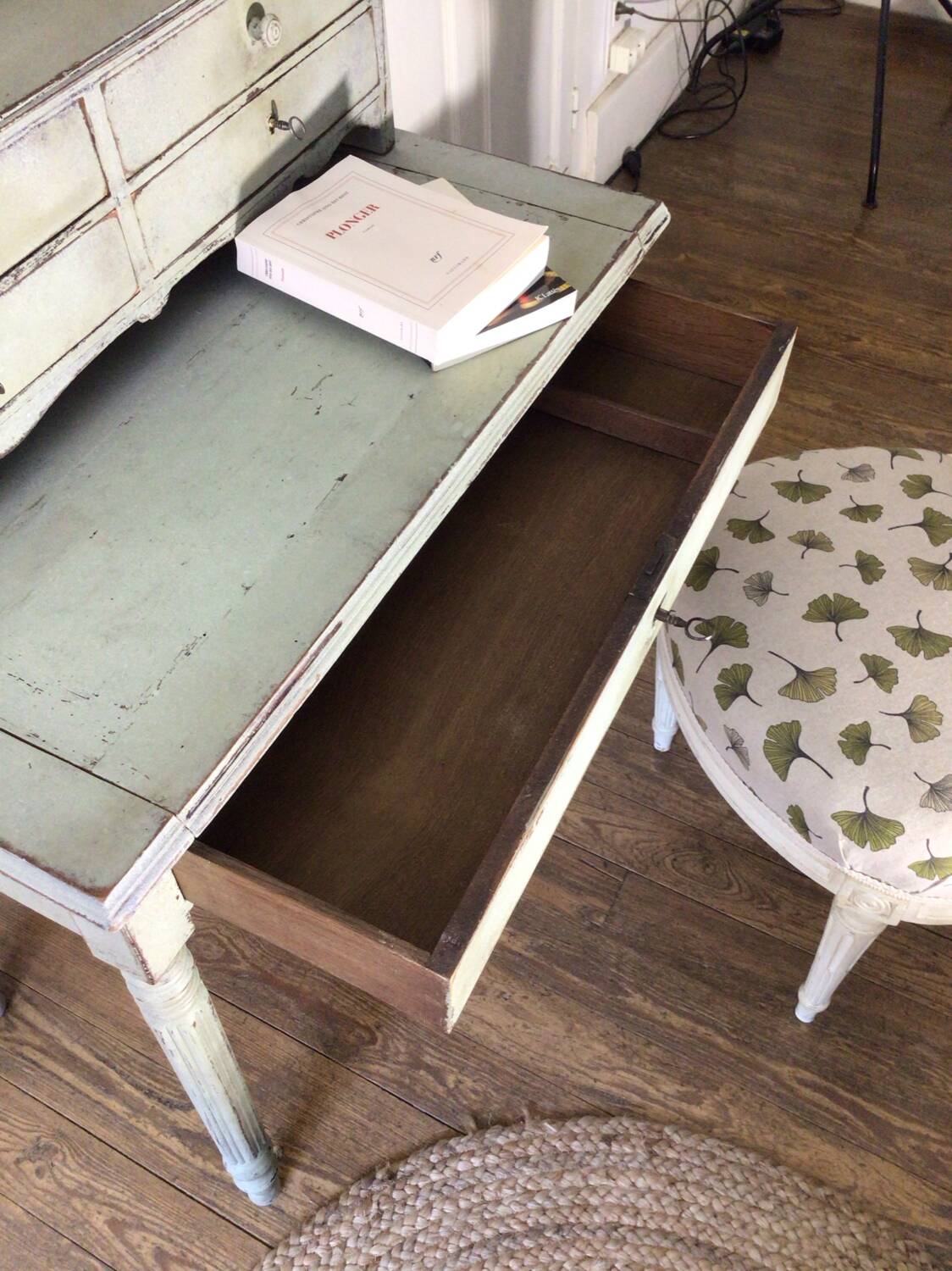 Desk happiness of the day 19th century