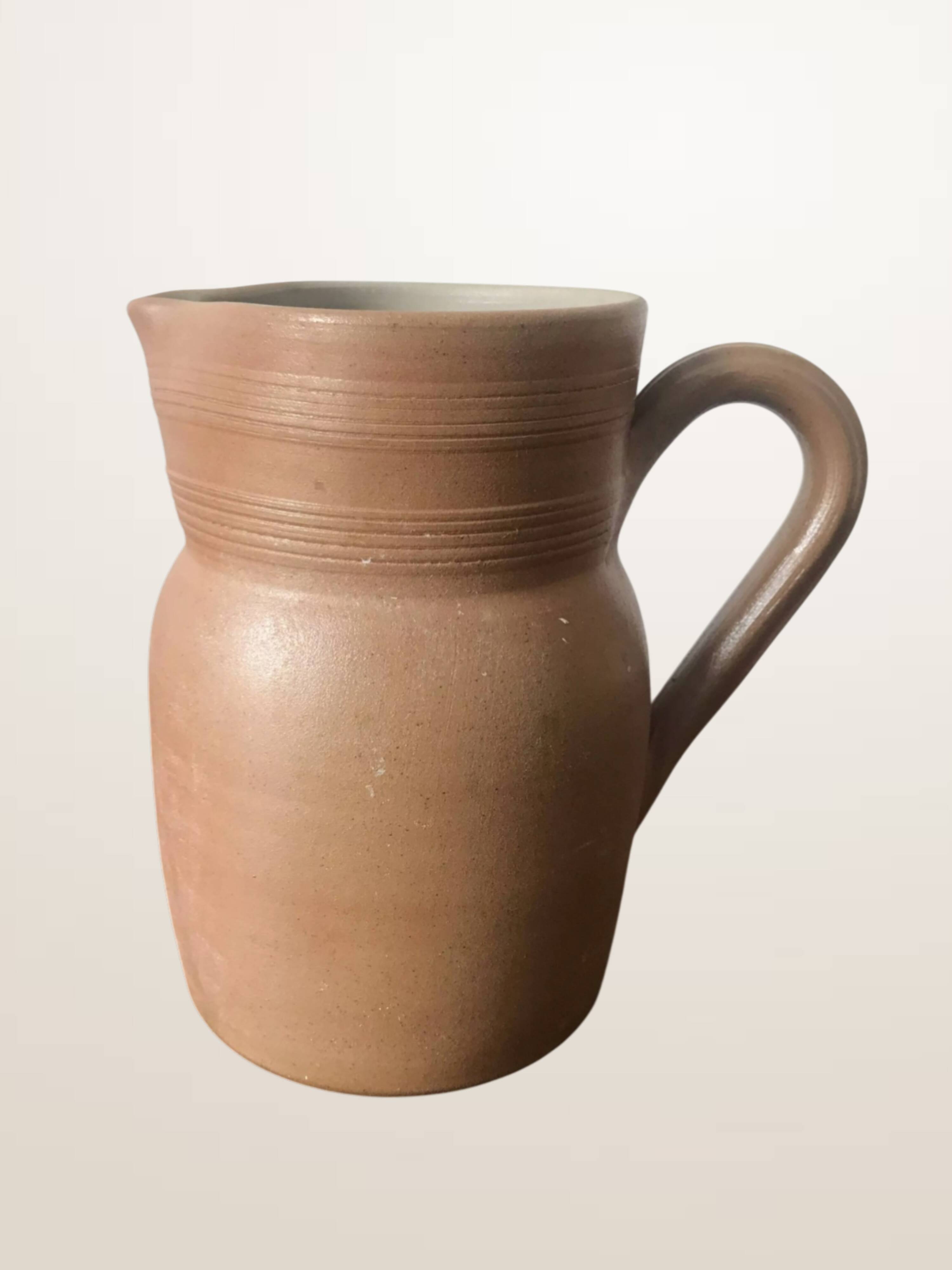 Set of 3 matte stoneware jugs