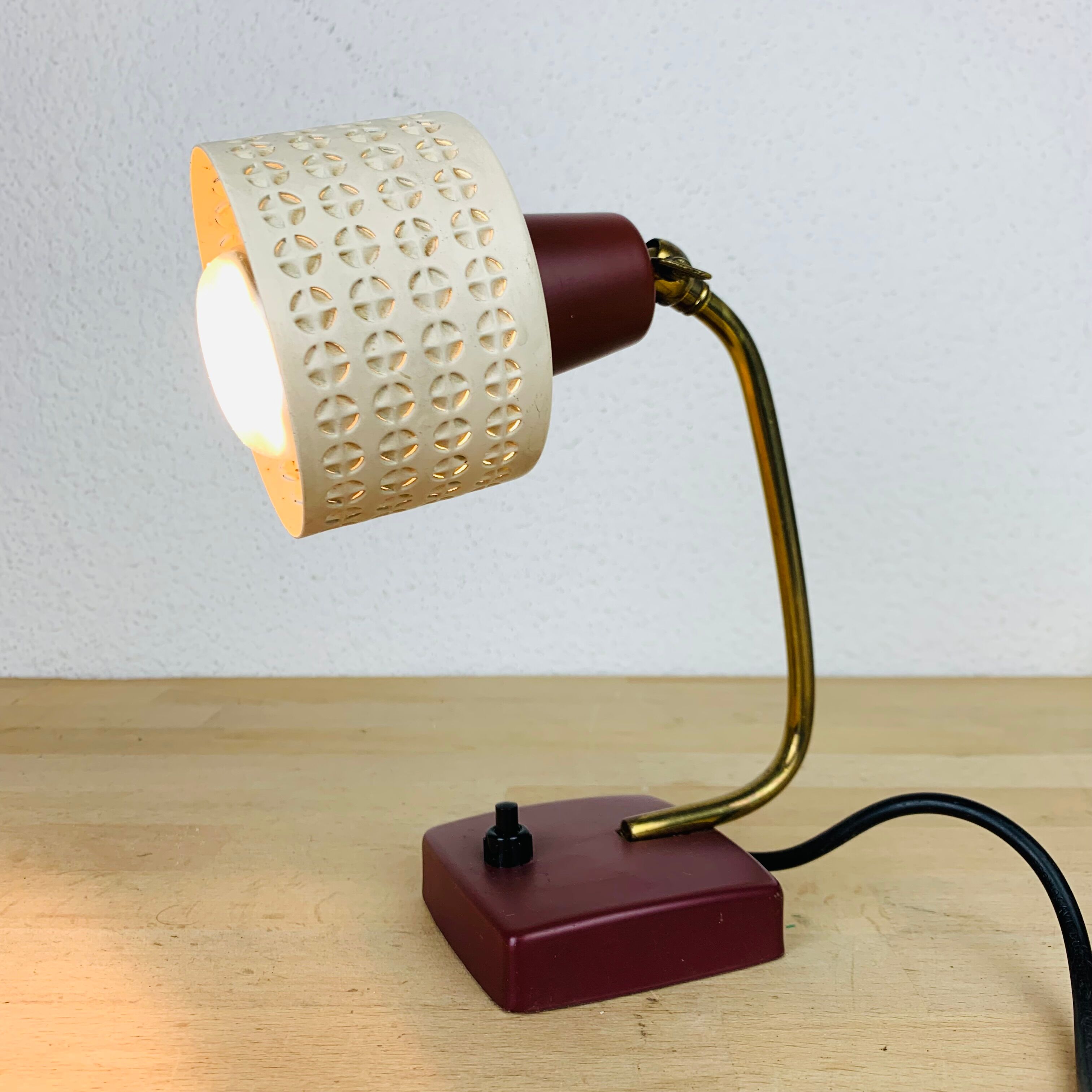 Lamp cocotte years 50red perforated metal