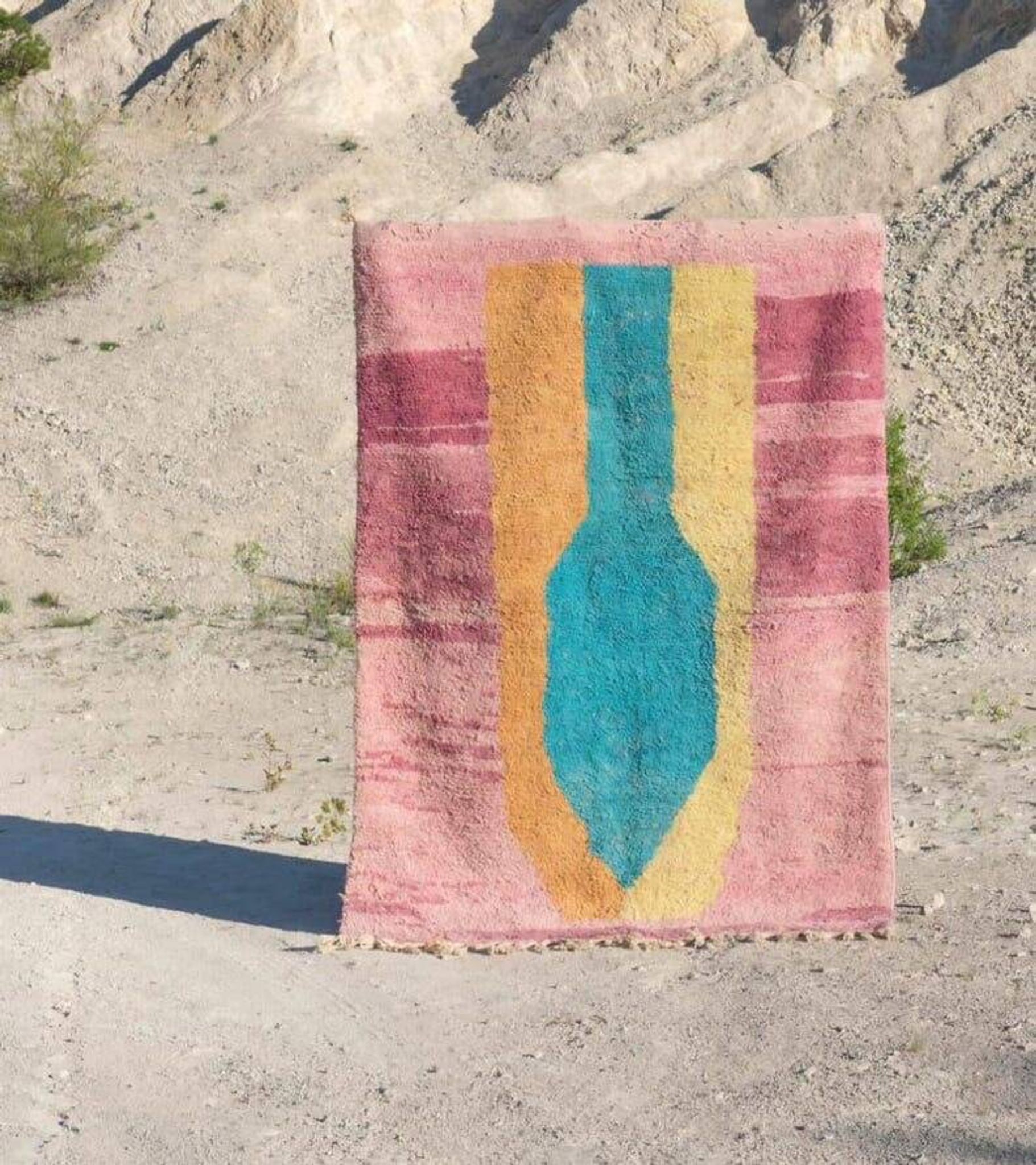 Traditional handmade Berber rug, size 200 x 250 cm