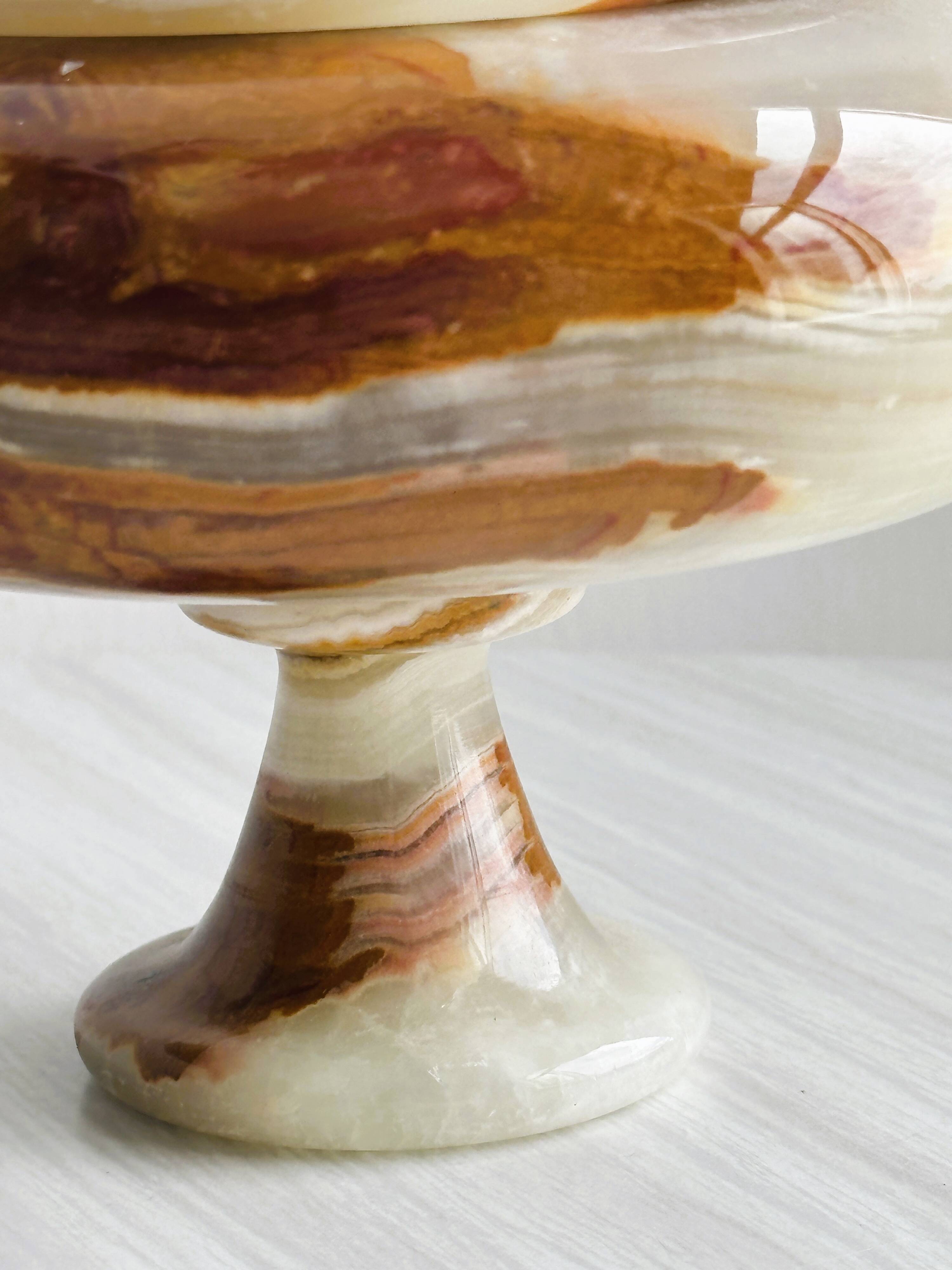 Marbled onyx box with lid - empty pocket bowl on marble base.