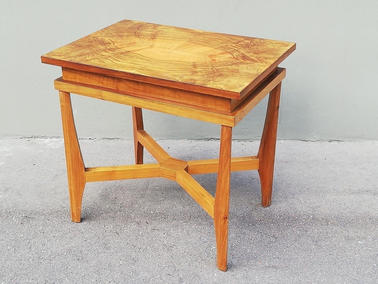Art Deco table table in solid wood 40s