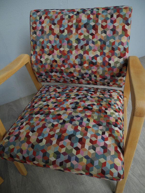 Lot de deux fauteuils vintage bois et tissus années 70