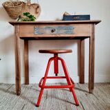 Adjustable painter's stool red base