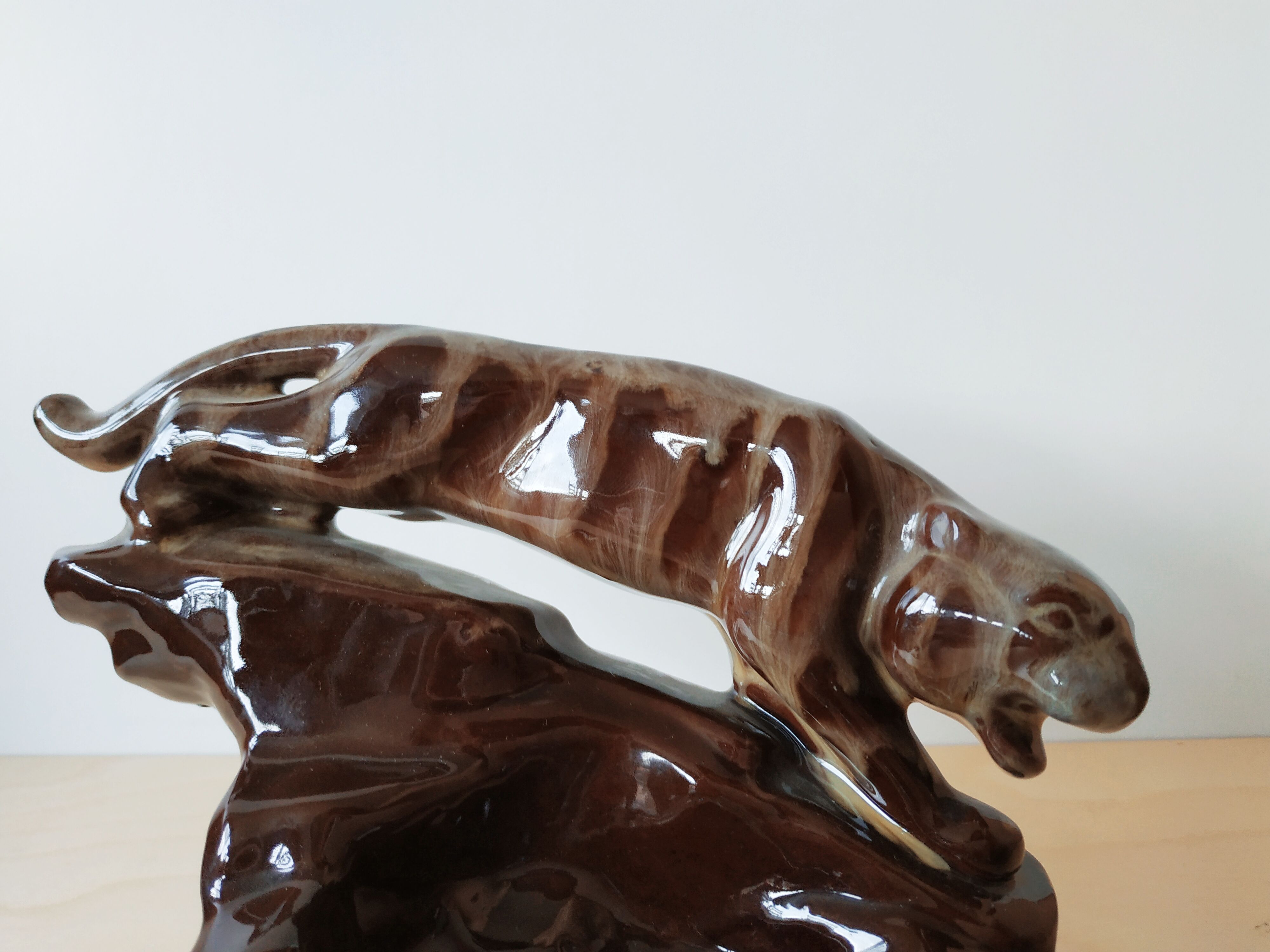 Vintage ceramic tiger ashtray
