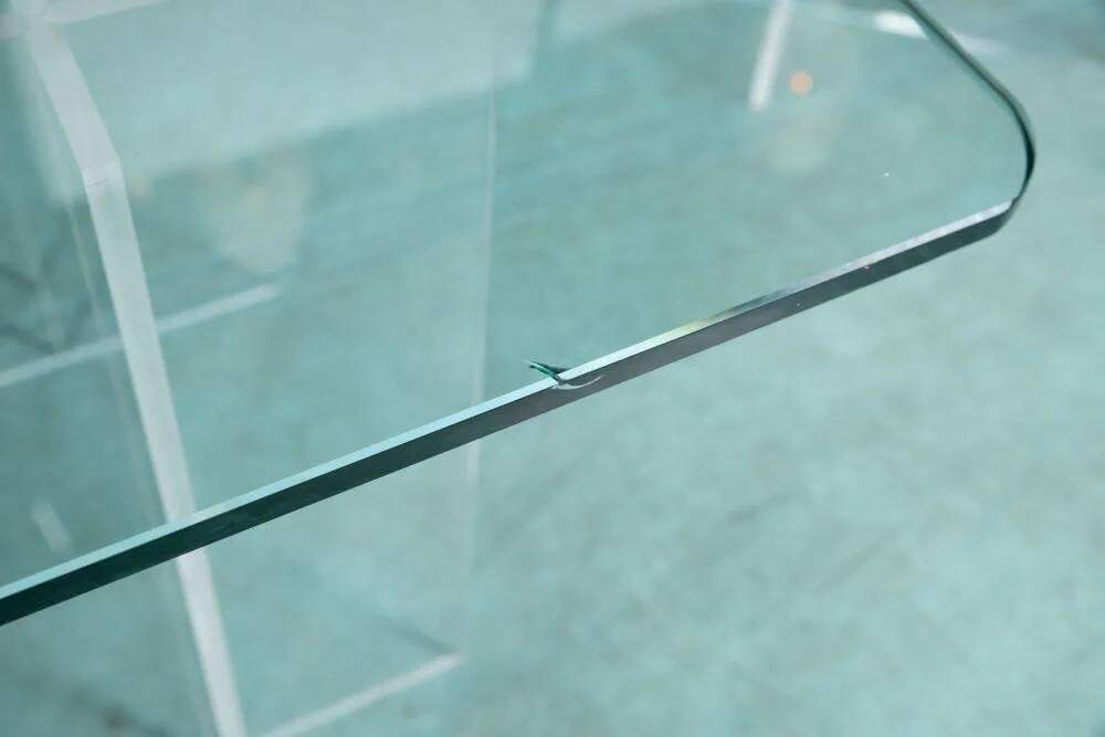 Minimalist side table in glass & acrylic, Memphis style