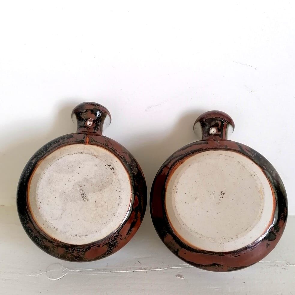 Pair of Japanese sandstone caquelons