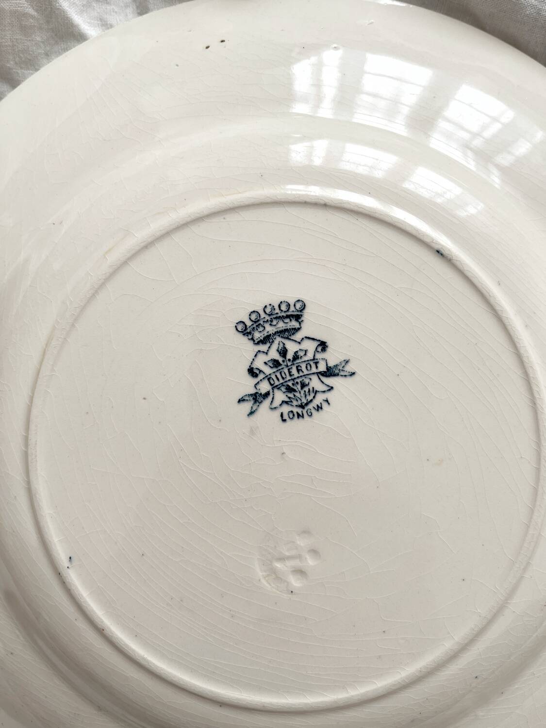 6 flat plates in ironstone "Diderot" Longwy