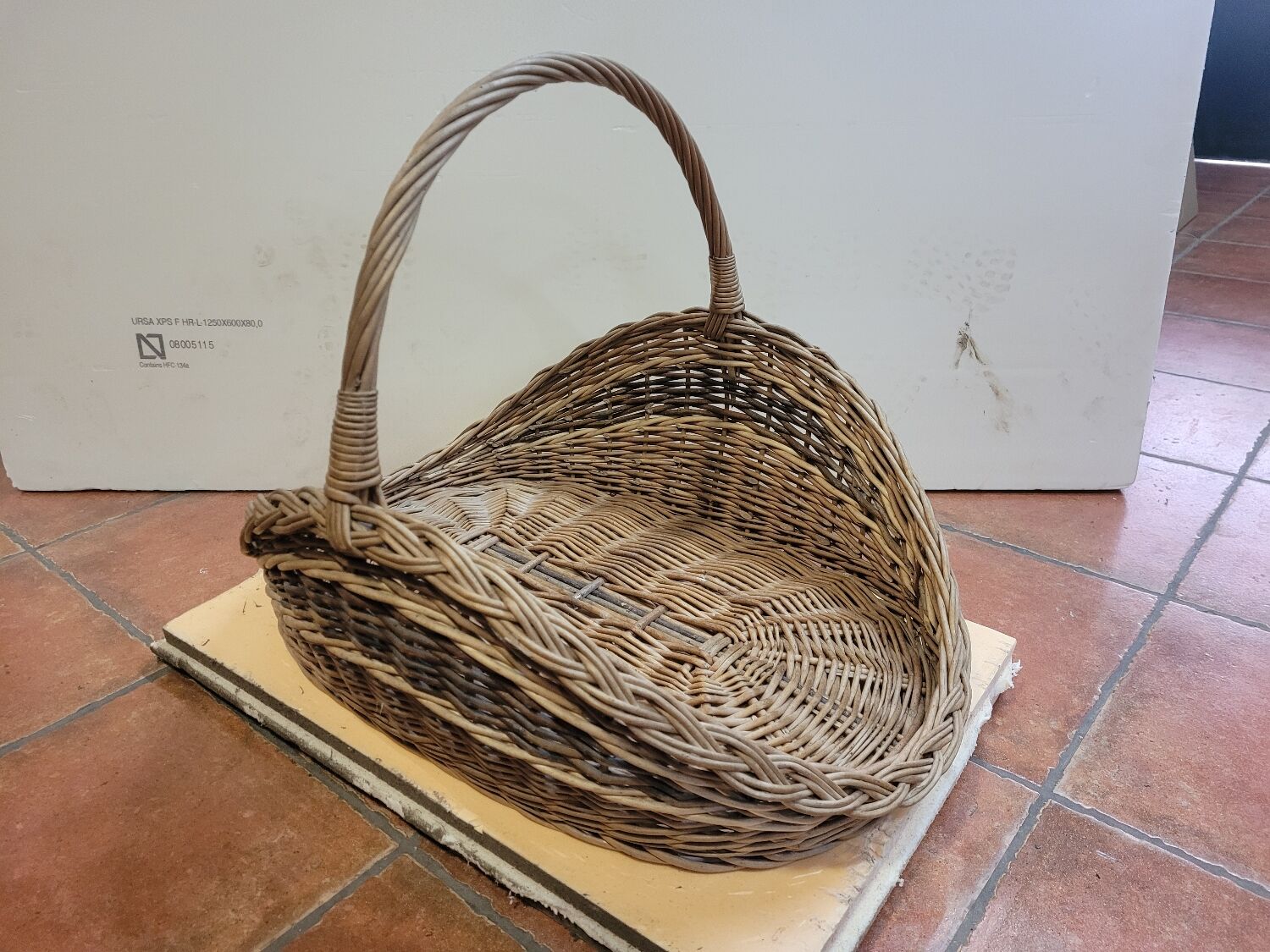 Wicker log basket