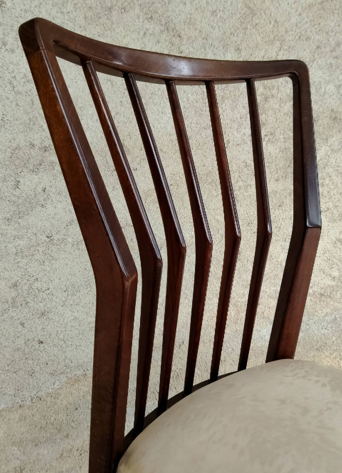 Suite de 4 chaises en bois par Maurizio Tempestini (It.) - mid.XXeme