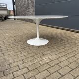 Original round dining table Knoll Tulip (152cm) Carrara