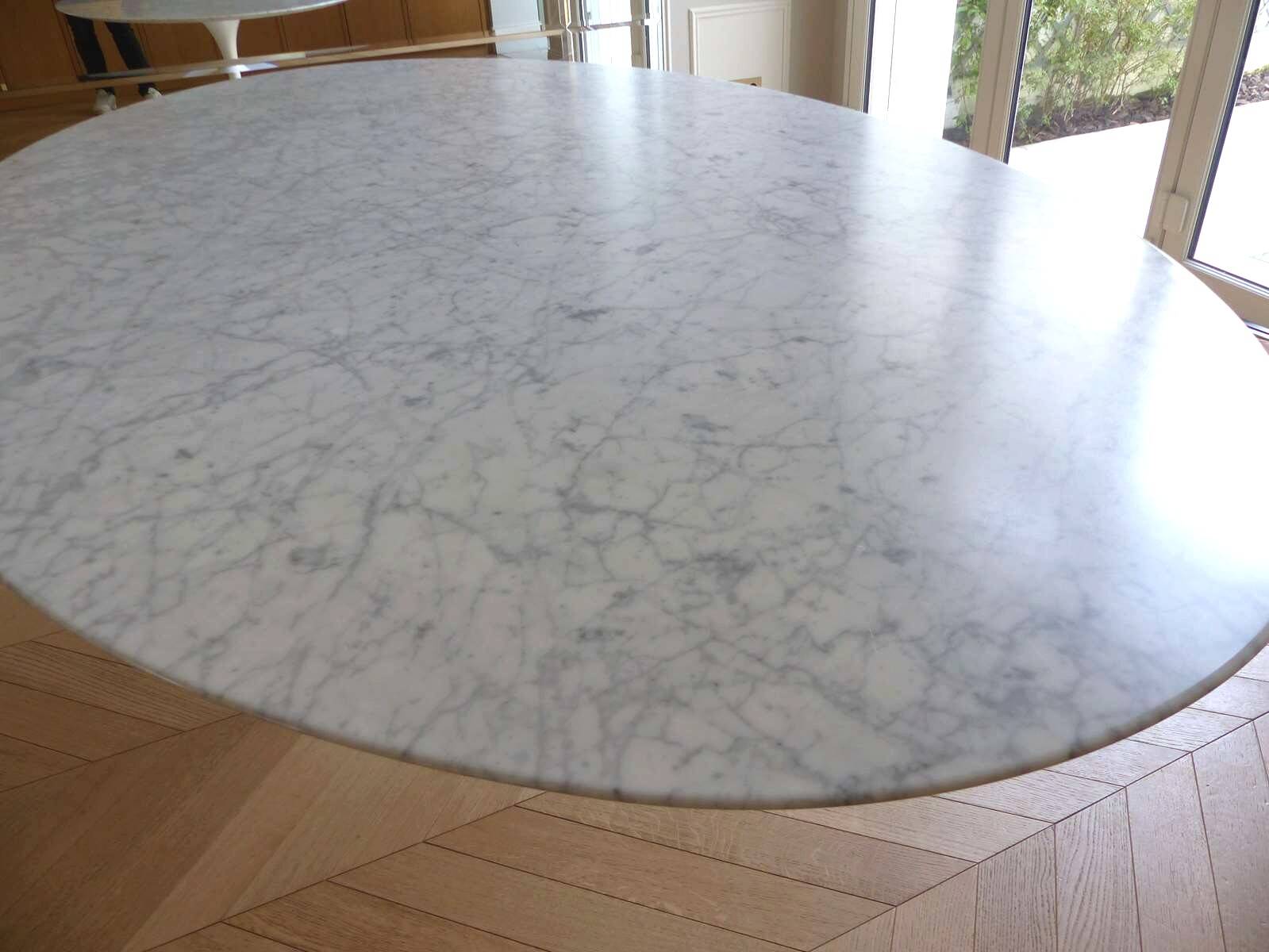 Saarinen Dining Table - Oval Statuarietto Marble KNOLL Eero Saarinen
