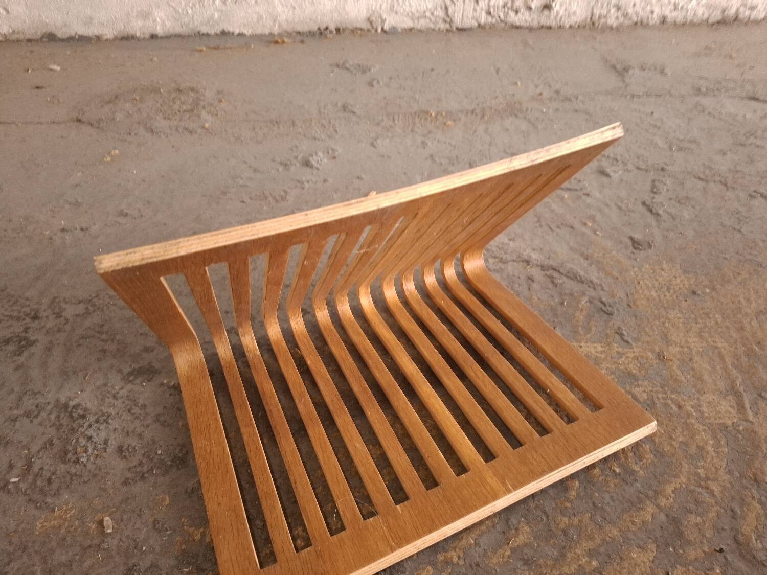 1980s Habitat magazine rack