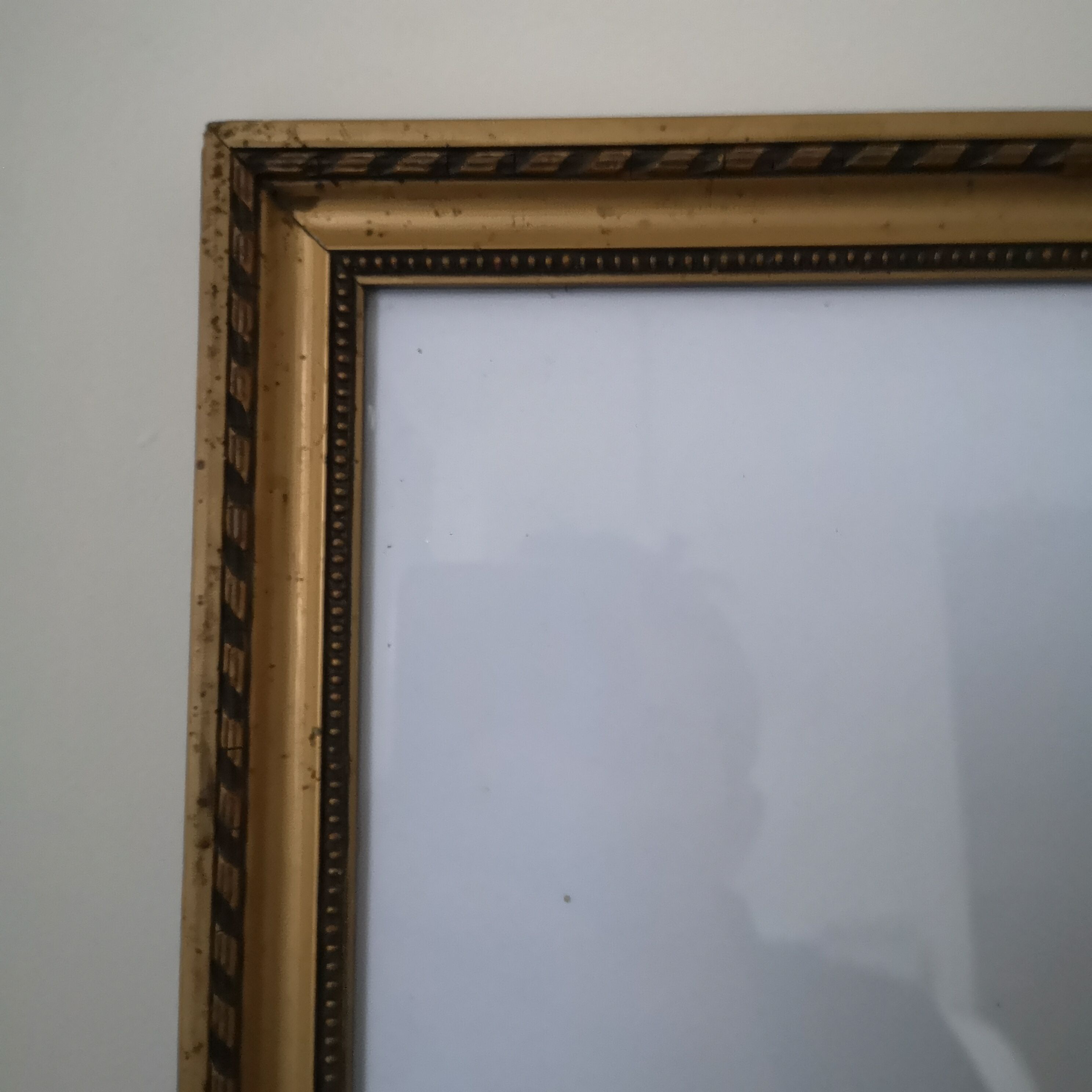 Ancient gold frame 31-41