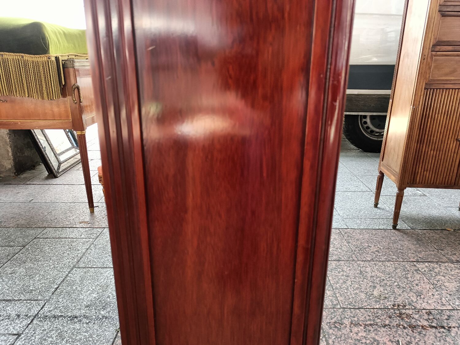 Bookcase forming showcase styleLouis XVI marble top