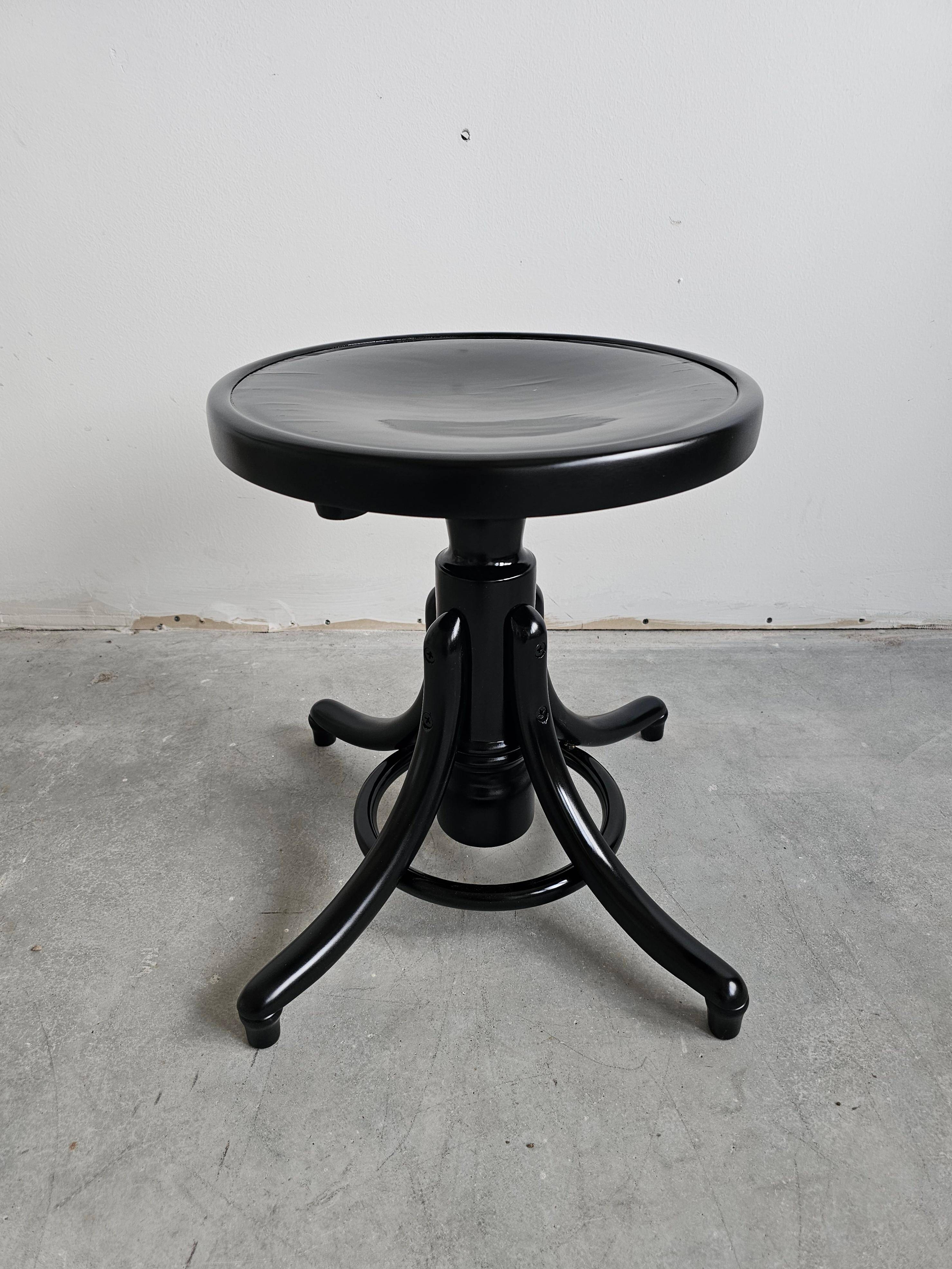 Tabouret de piano en bois courbé par J.J. Kohn, 1900s